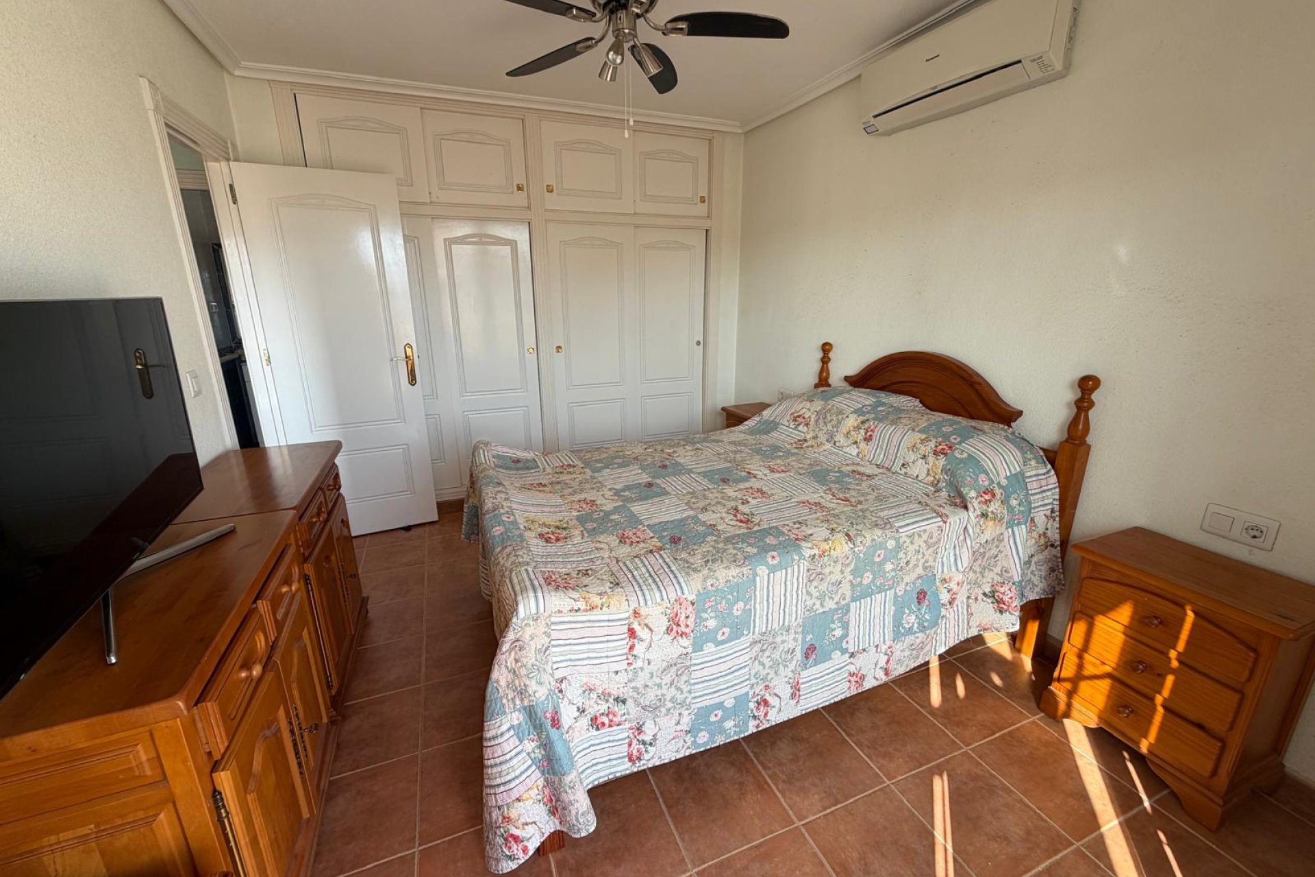 Återförsäljning - Villa -
Playa Flamenca - Orihuela Costa
