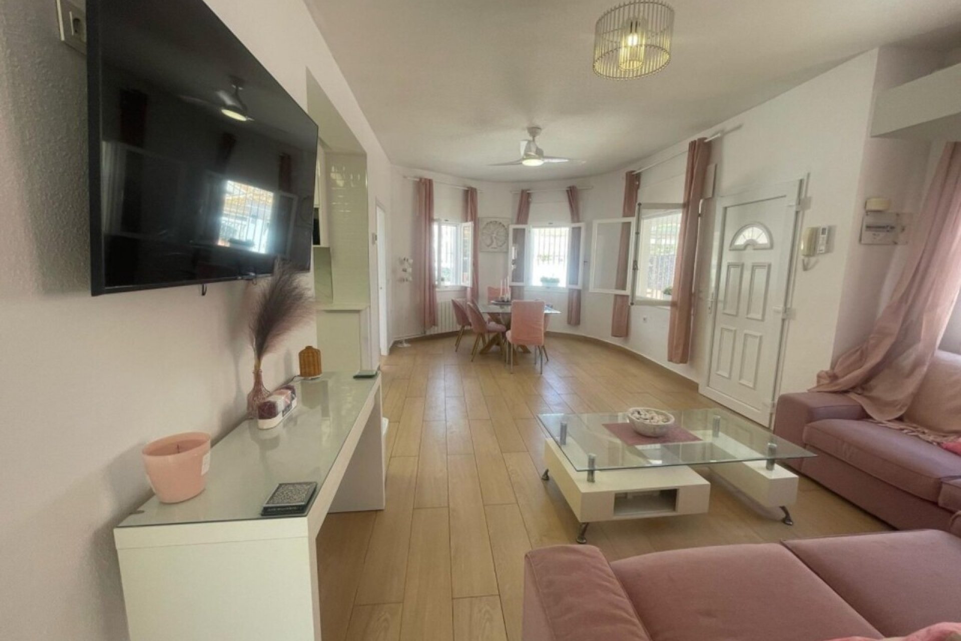 Återförsäljning - Villa -
Playa Flamenca