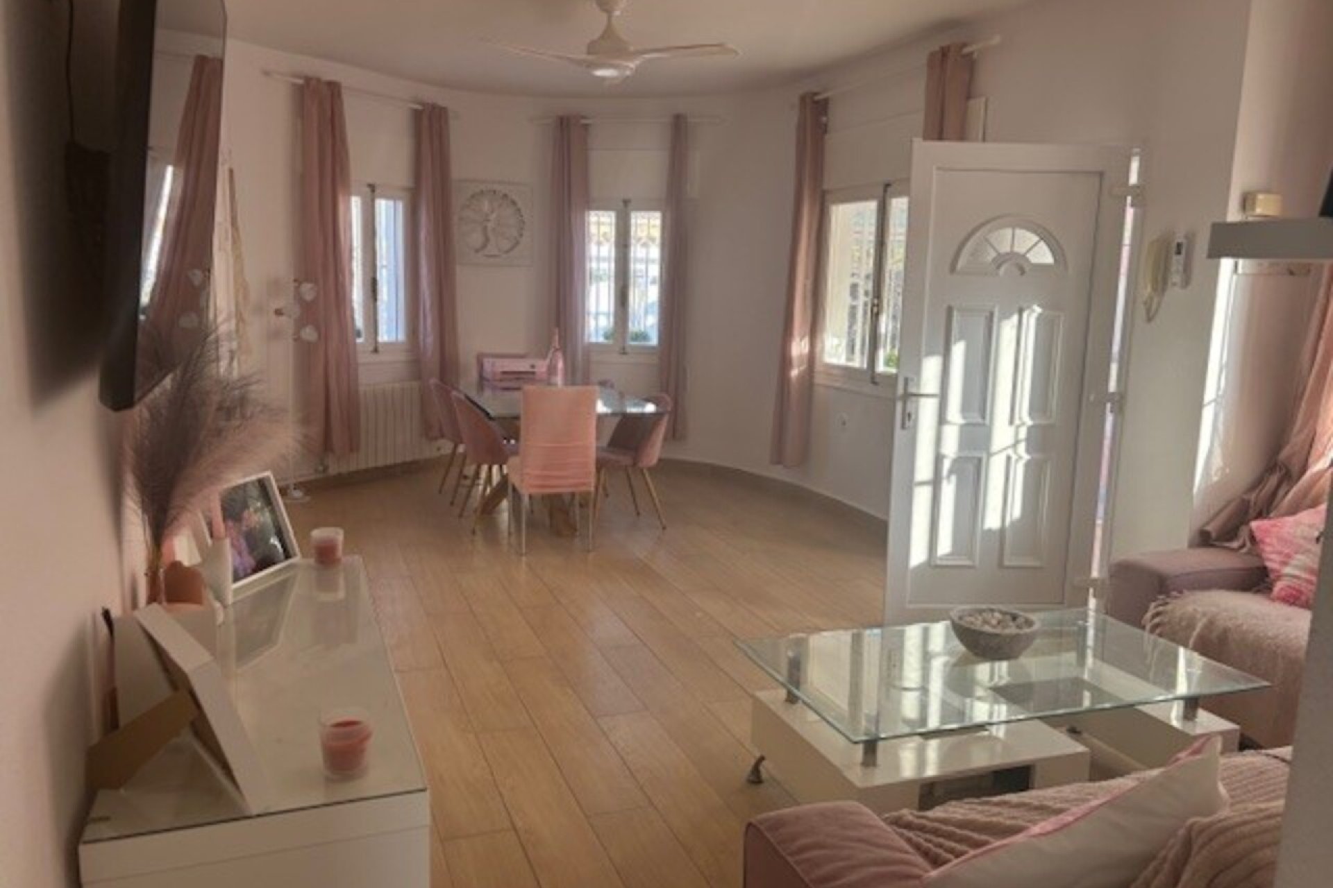 Återförsäljning - Villa -
Playa Flamenca