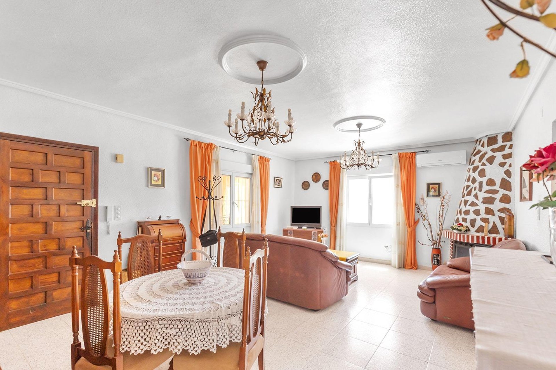 Återförsäljning - Villa -
Rojales - Centro de la Ciudad Quesada