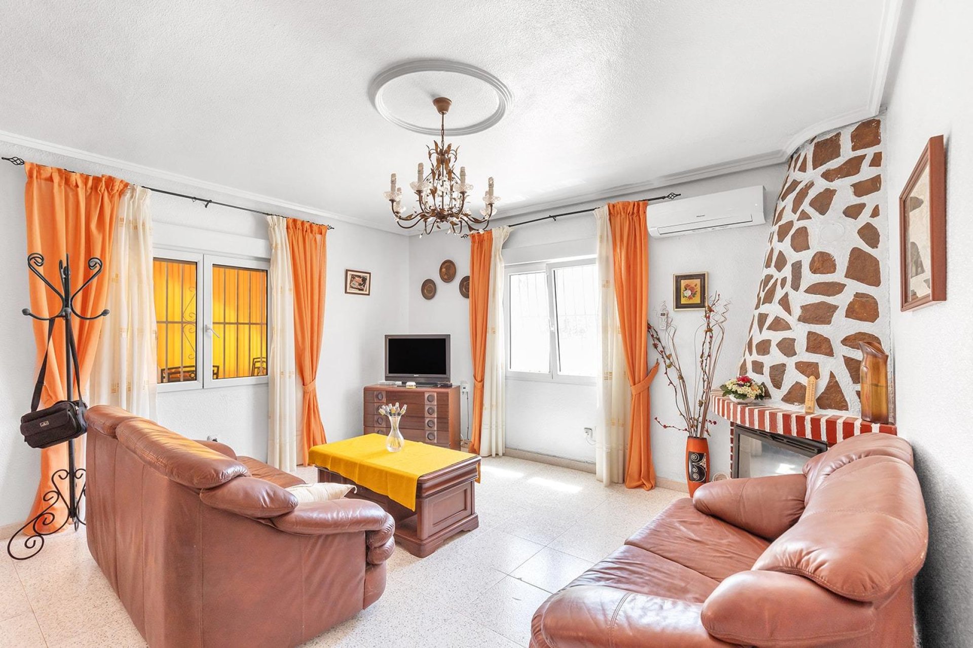 Återförsäljning - Villa -
Rojales - Centro de la Ciudad Quesada