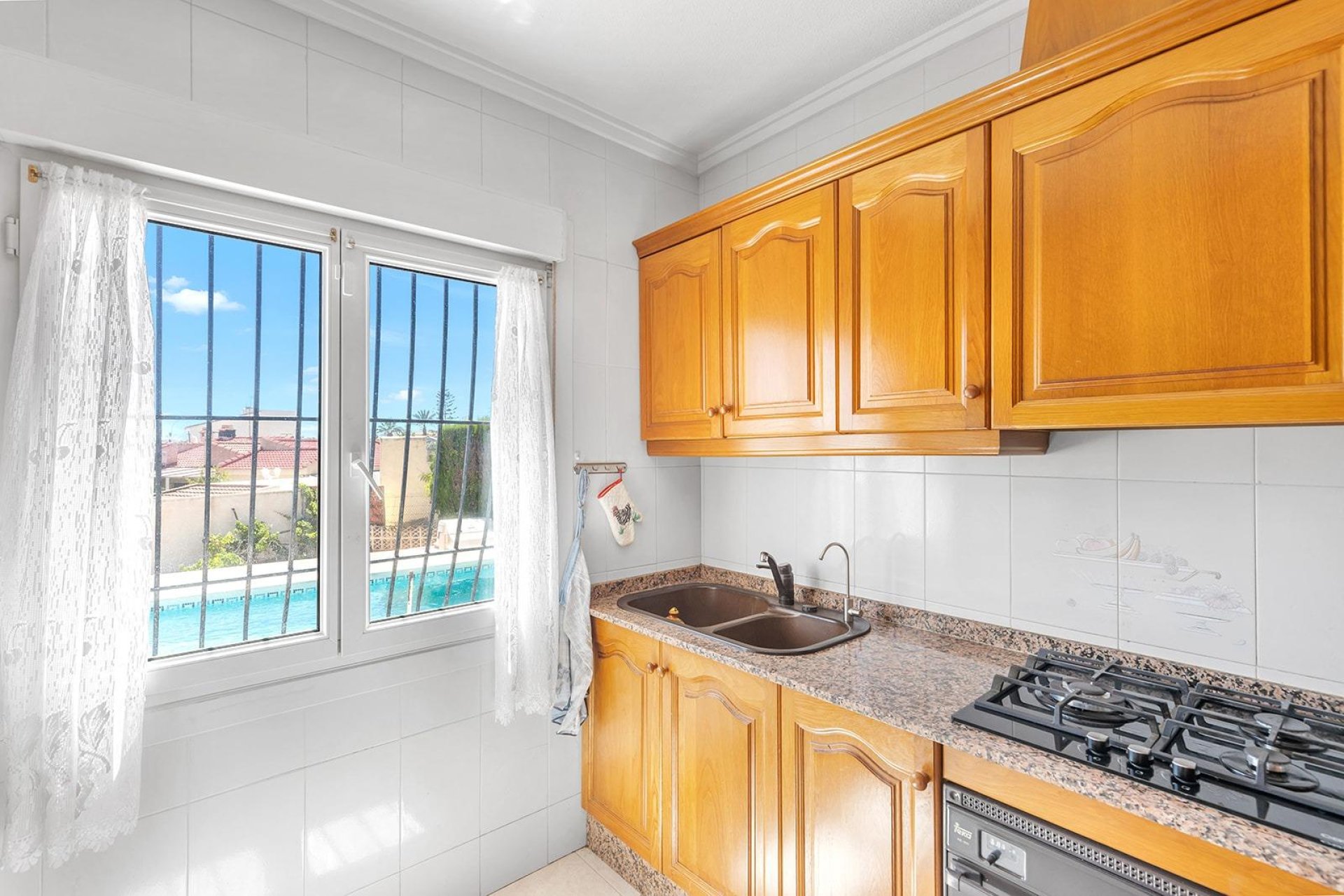 Återförsäljning - Villa -
Rojales - Centro de la Ciudad Quesada