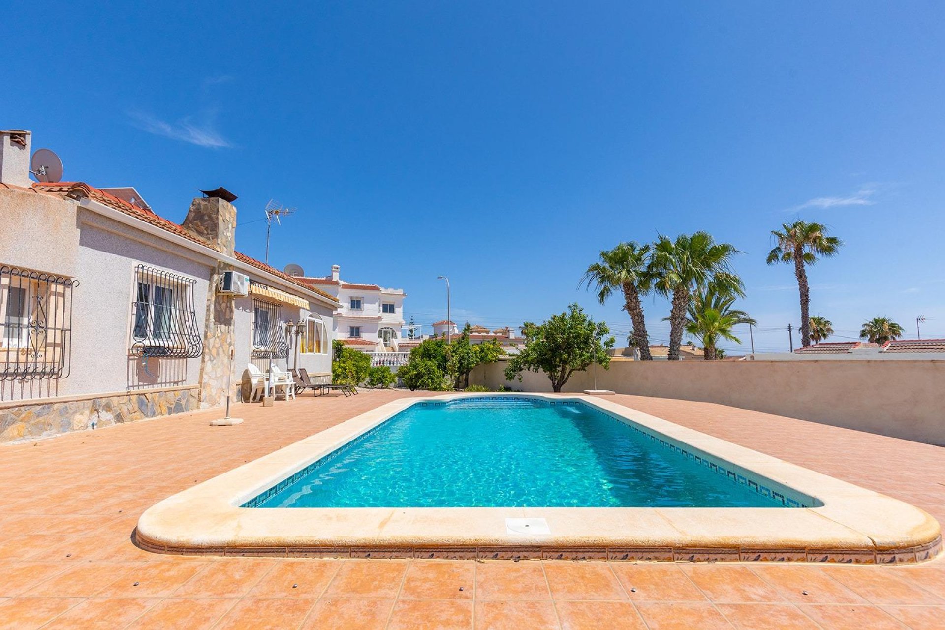 Återförsäljning - Villa -
Rojales - Centro de la Ciudad Quesada