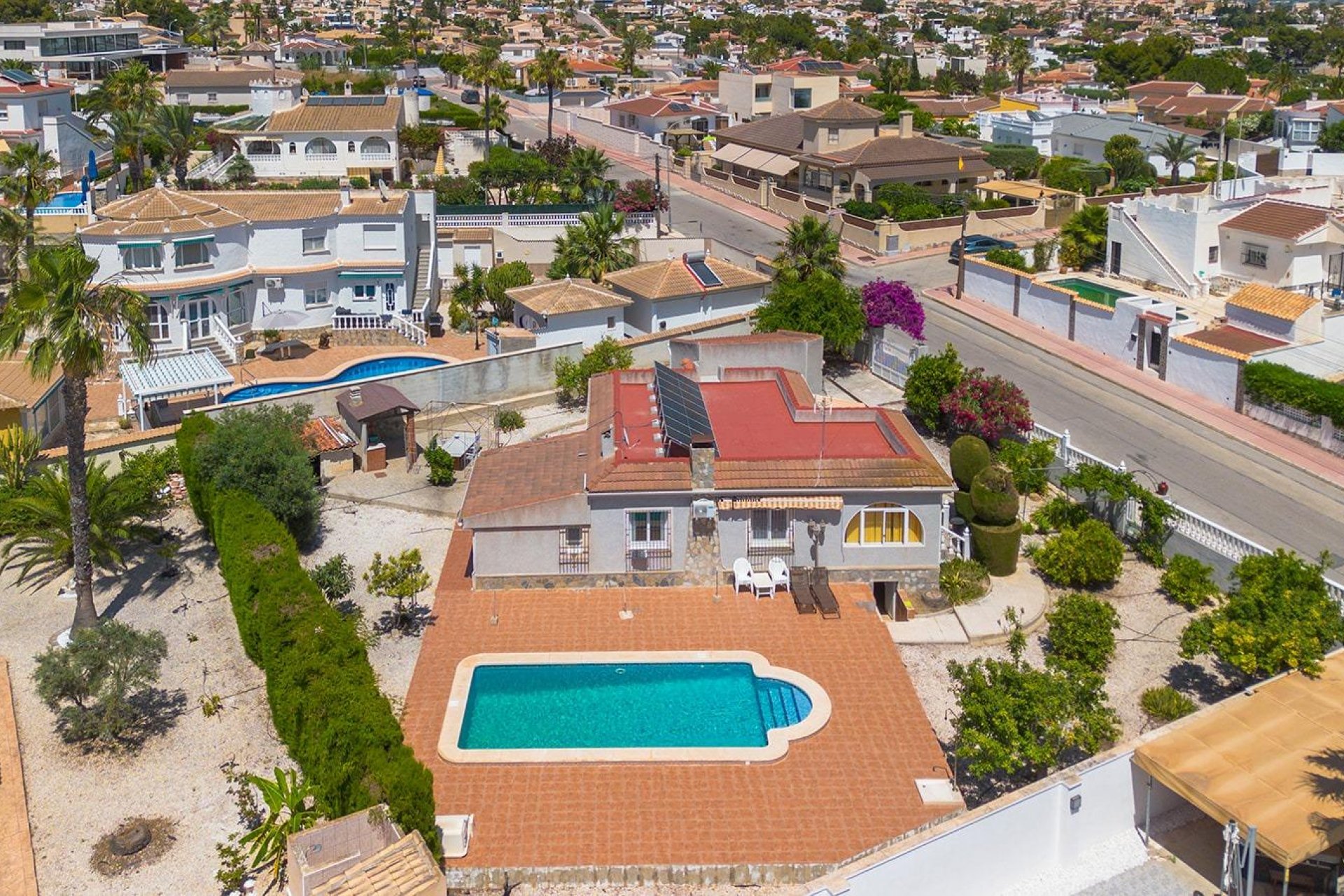 Återförsäljning - Villa -
Rojales - Centro de la Ciudad Quesada