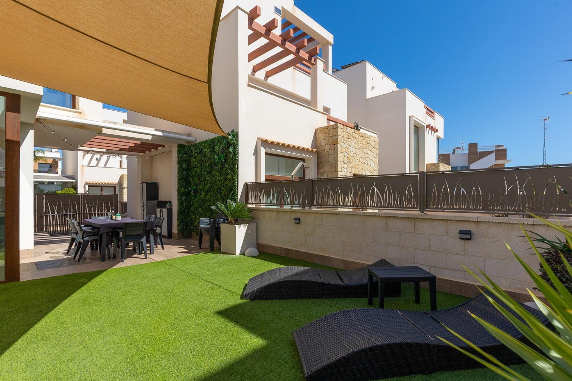 Återförsäljning - Villa -
Rojales - Pueblo bravo