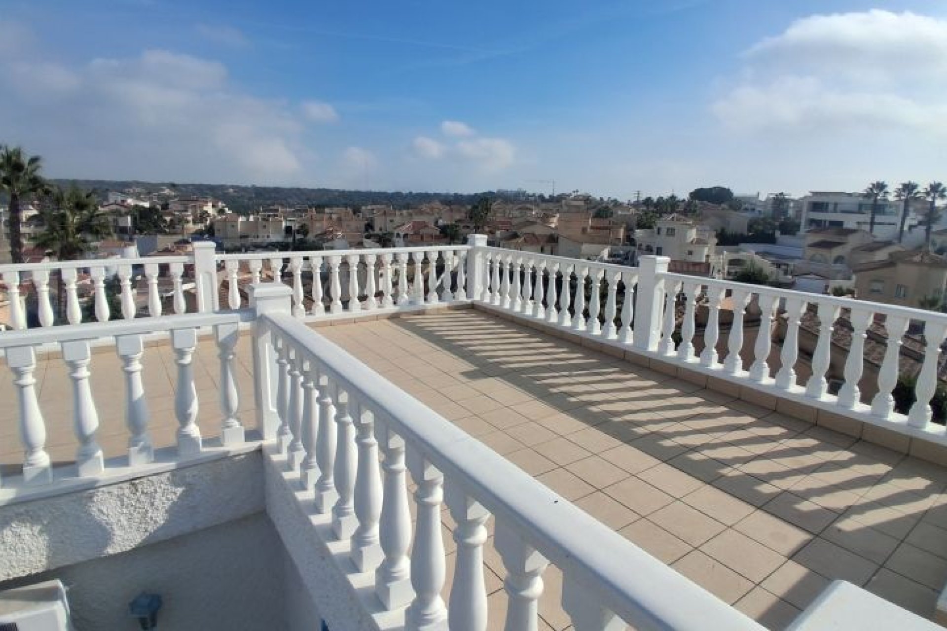 Återförsäljning - Villa -
Rojales