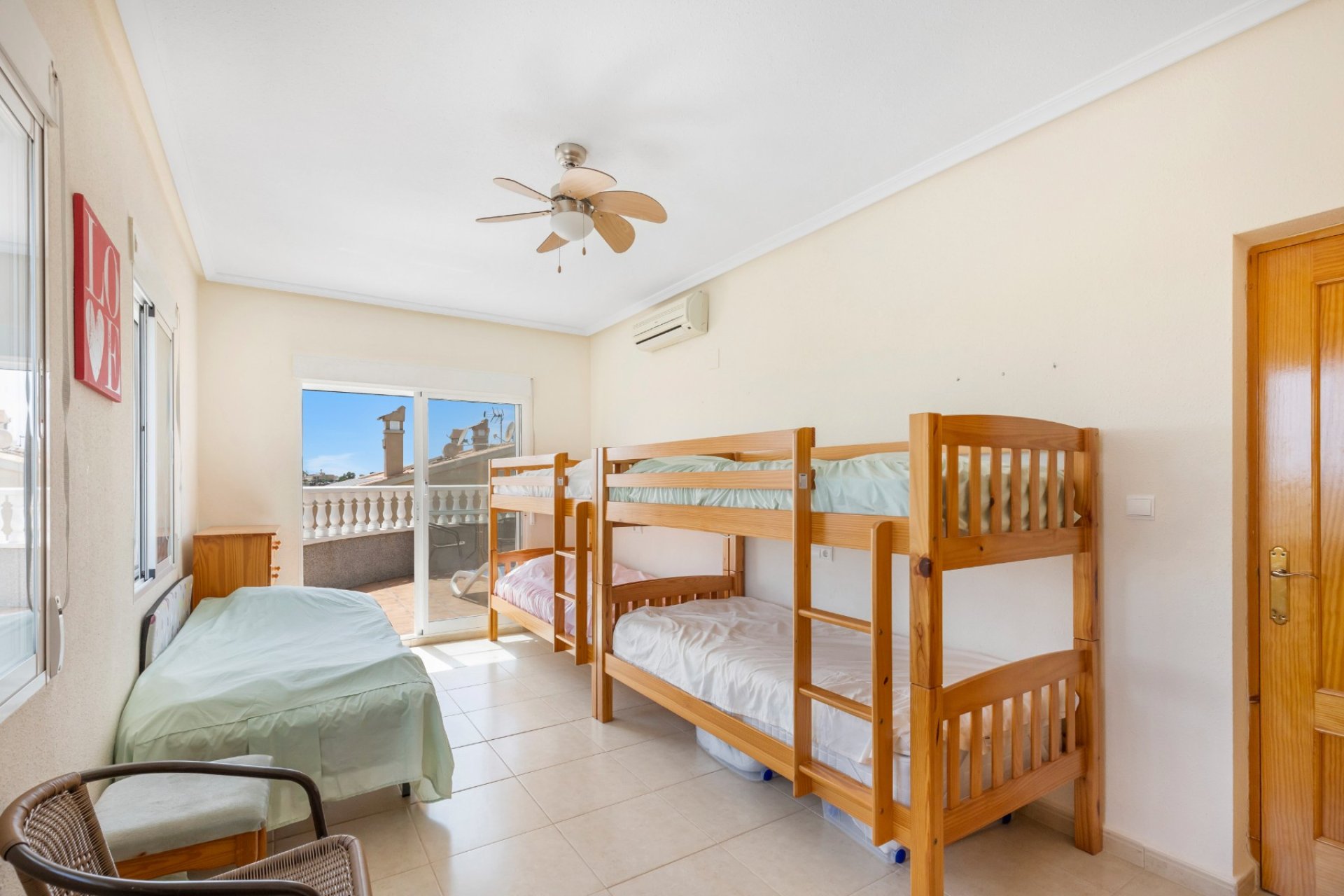 Återförsäljning - Villa -
San Fulgencio - La Marina