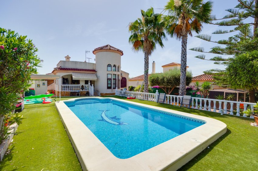 Återförsäljning - Villa -
San Fulgencio - La Marina