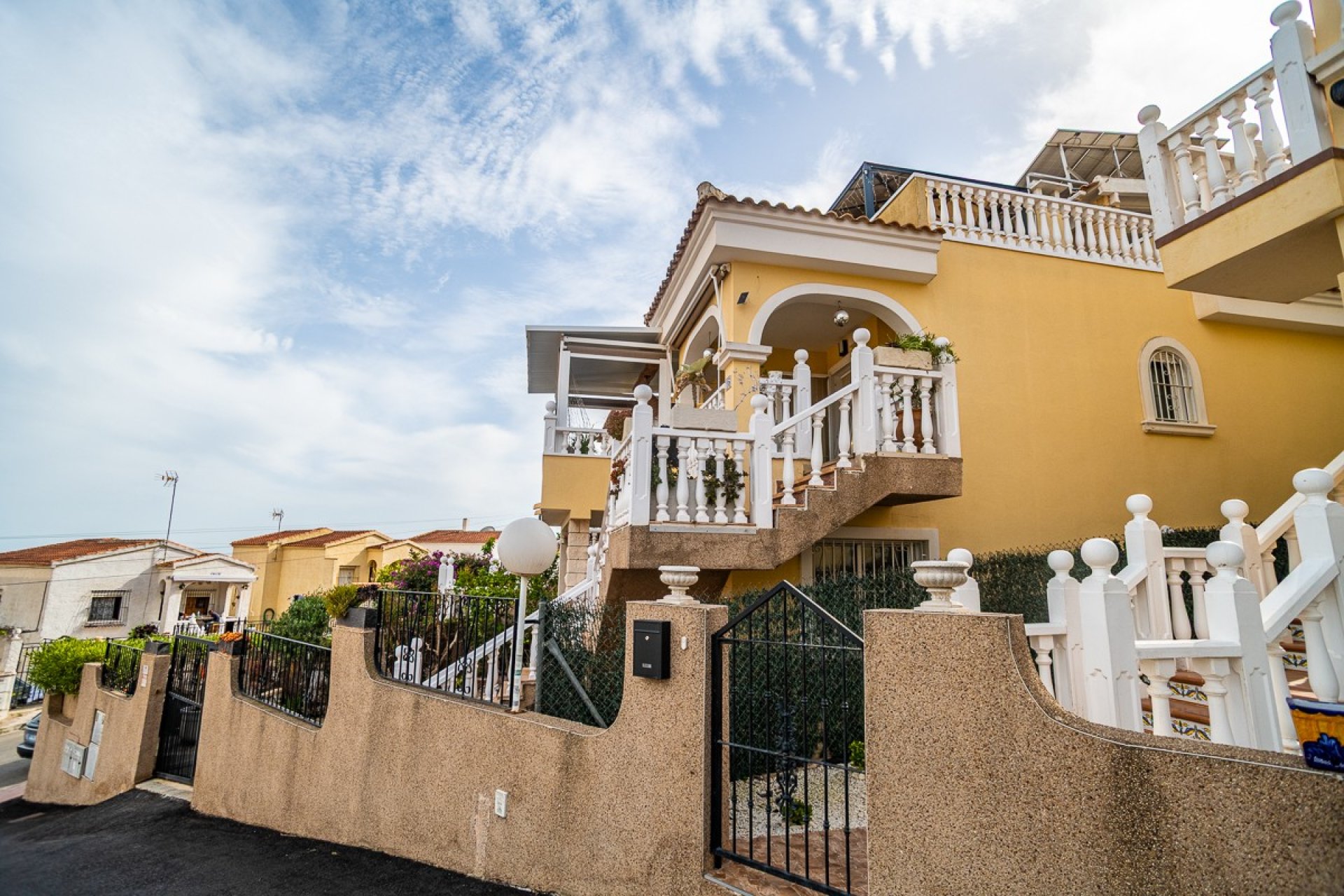 Återförsäljning - Villa -
San Fulgencio - urb.la marina