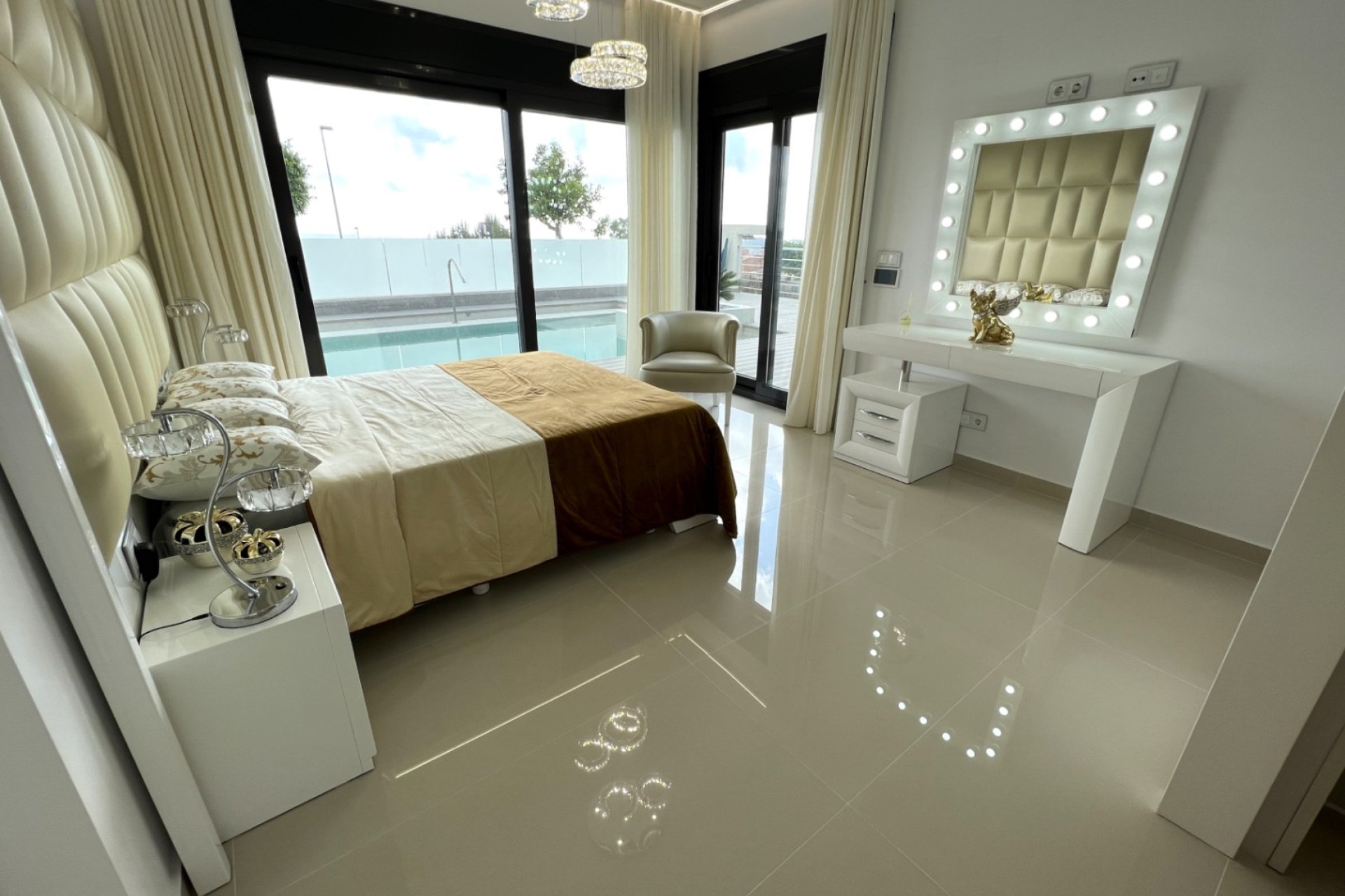 Återförsäljning - Villa -
San Miguel - Costa Blanca Sur