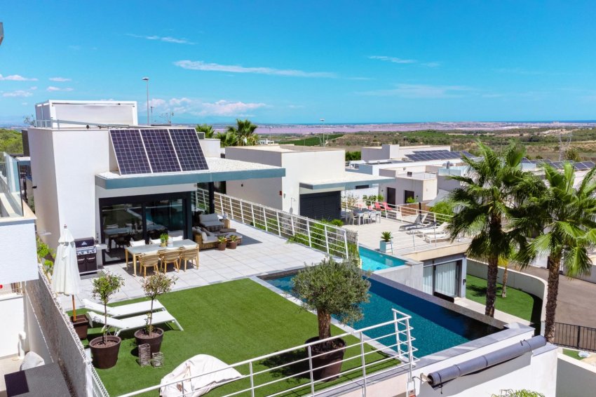 Återförsäljning - Villa -
San Miguel - Costa blanca sur