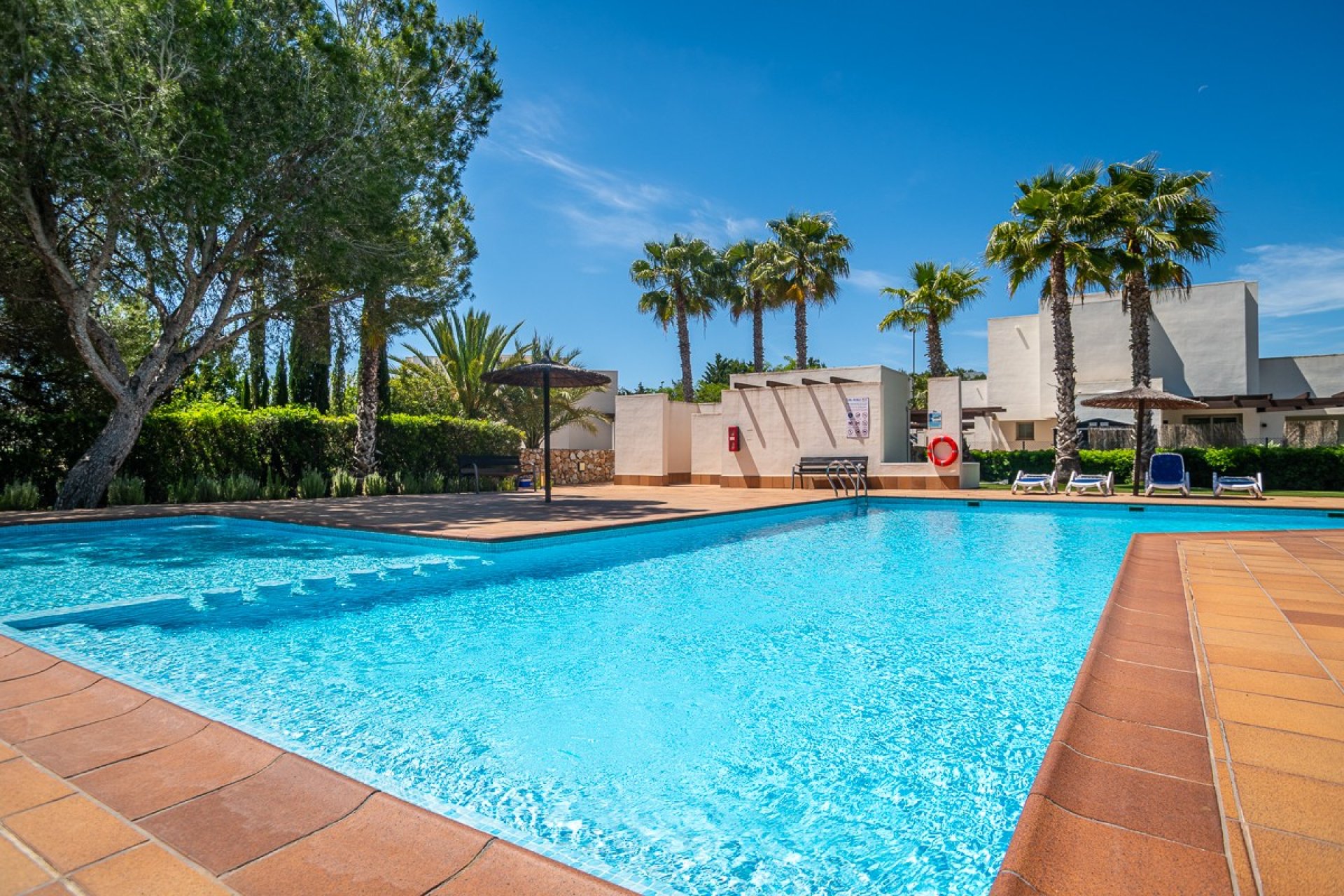 Återförsäljning - Villa -
San Miguel - Las Colinas Golf