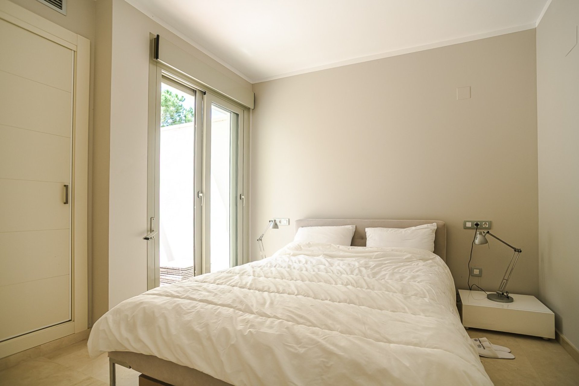 Återförsäljning - Villa -
San Miguel - Las Colinas Golf