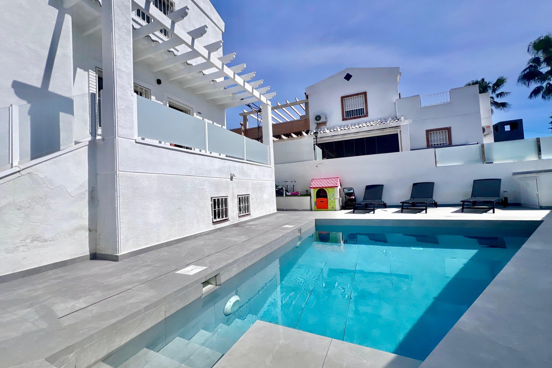 Återförsäljning - Villa -
San Miguel - Las filipinas