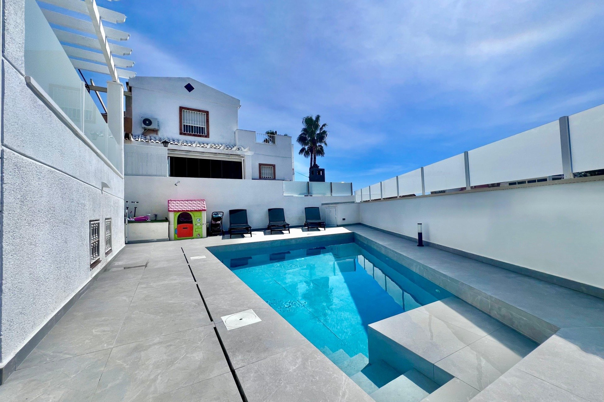 Återförsäljning - Villa -
San Miguel - Las filipinas