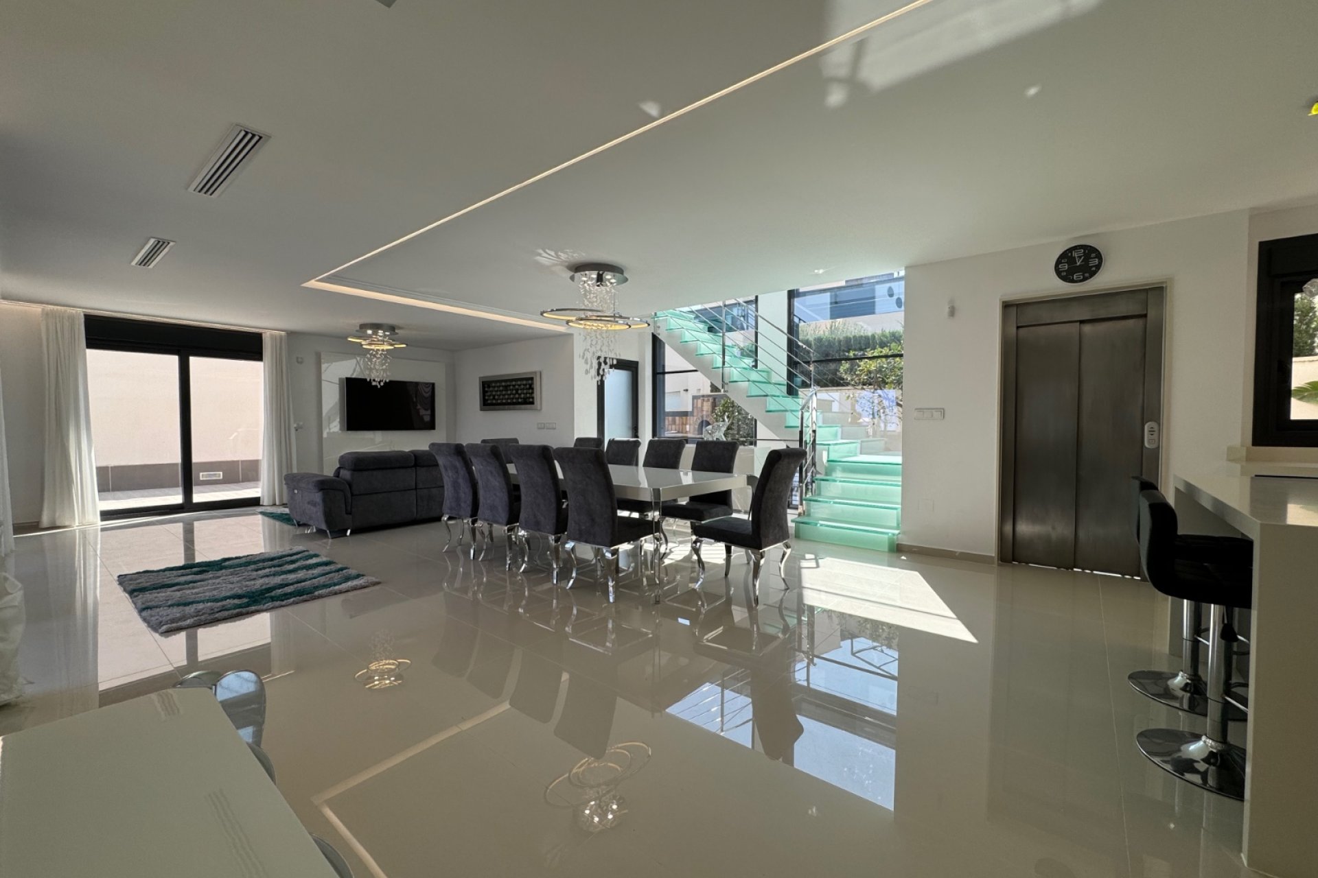 Återförsäljning - Villa -
San Miguel - San Miguel Salinas