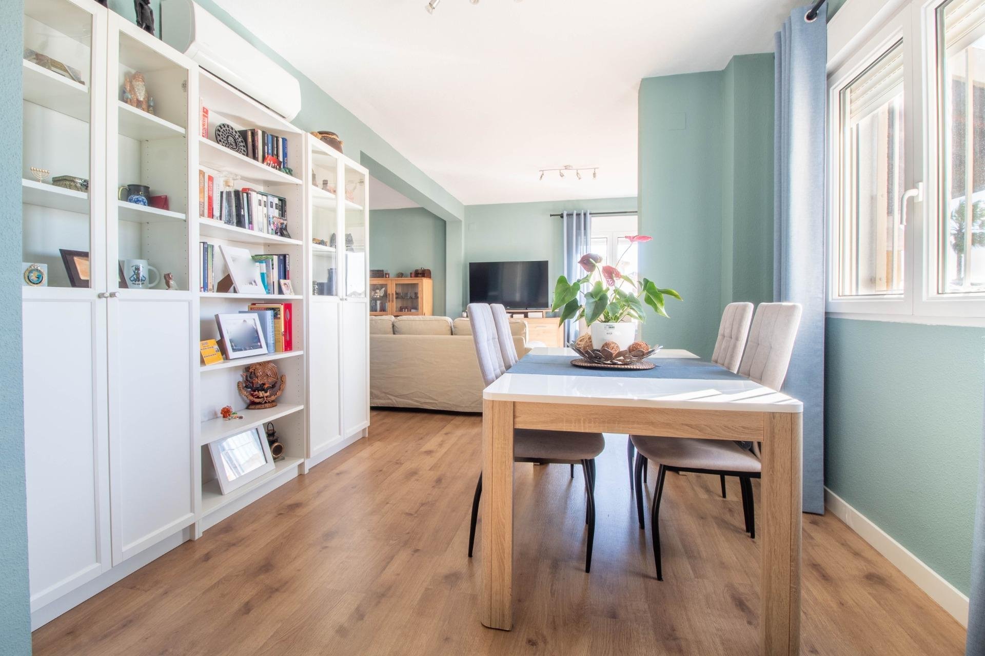 Återförsäljning - Villa -
San Miguel - Villamartín