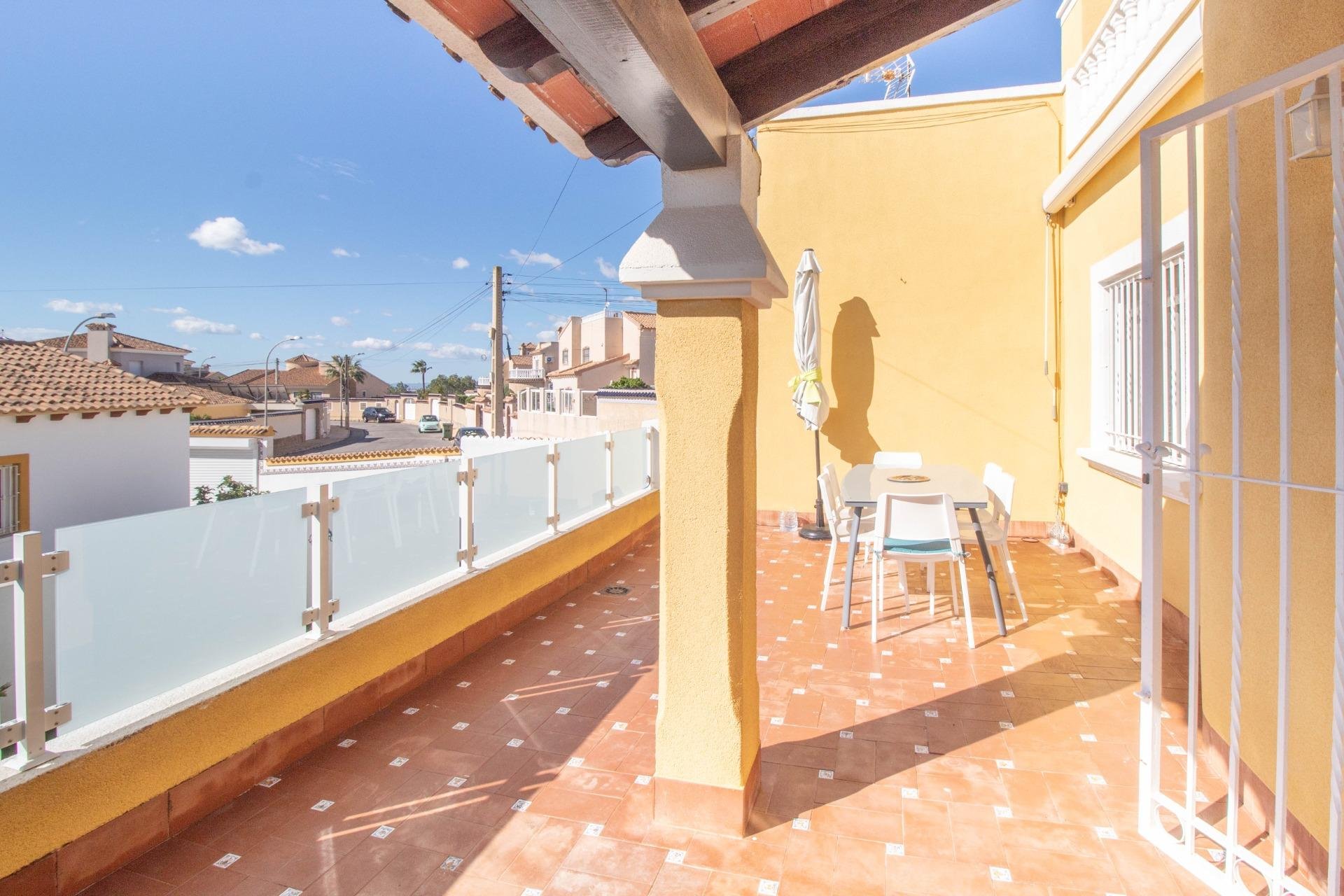 Återförsäljning - Villa -
San Miguel - Villamartín