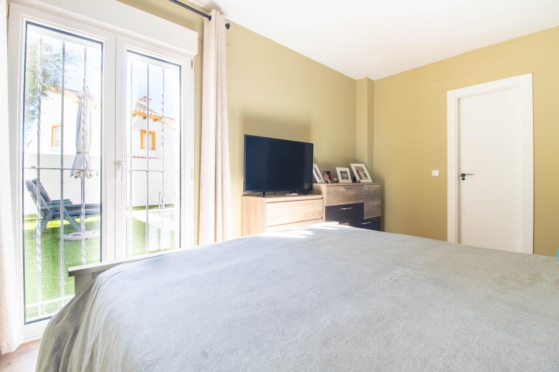 Återförsäljning - Villa -
San Miguel - Villamartín