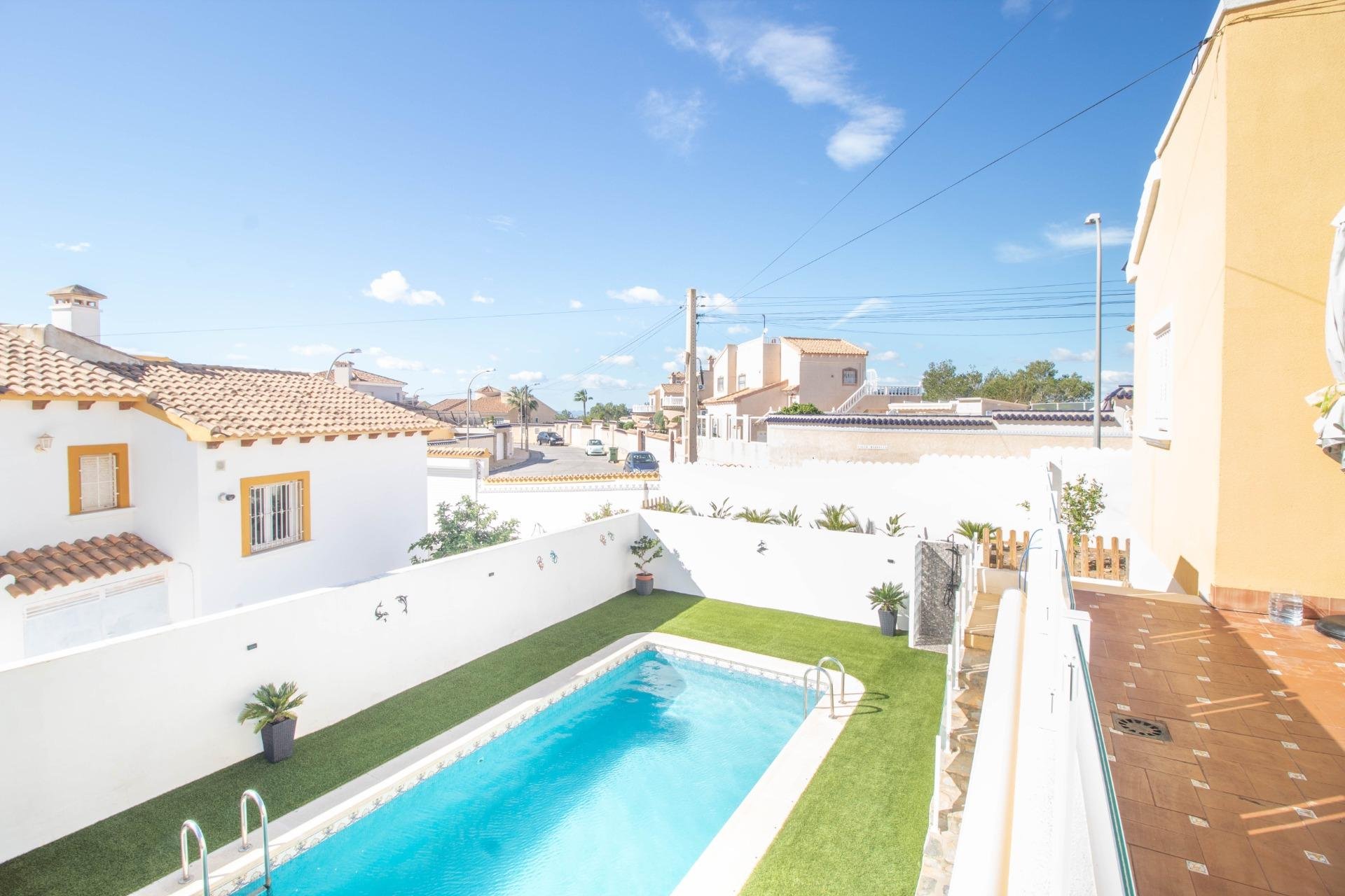 Återförsäljning - Villa -
San Miguel - Villamartín