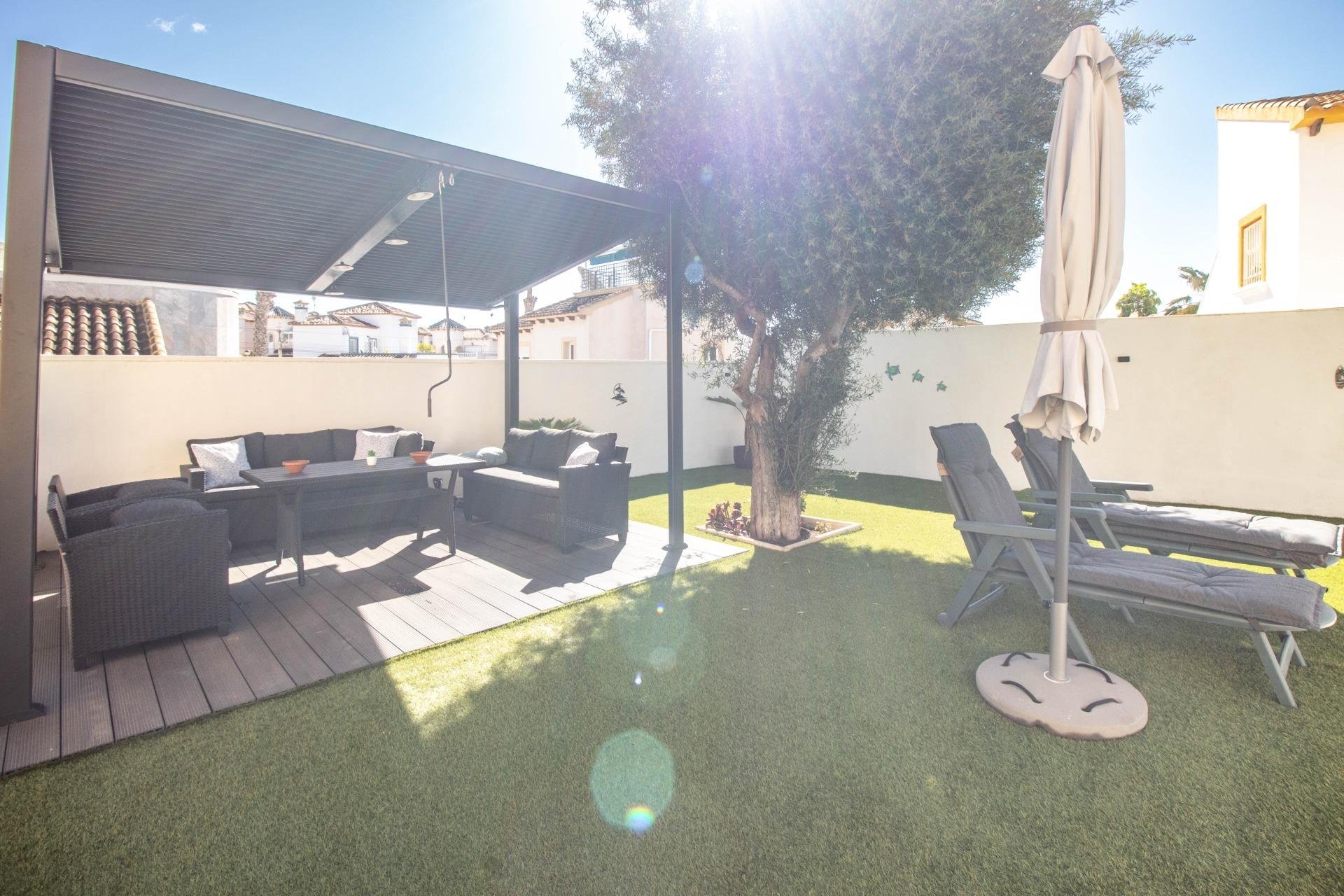 Återförsäljning - Villa -
San Miguel - Villamartín