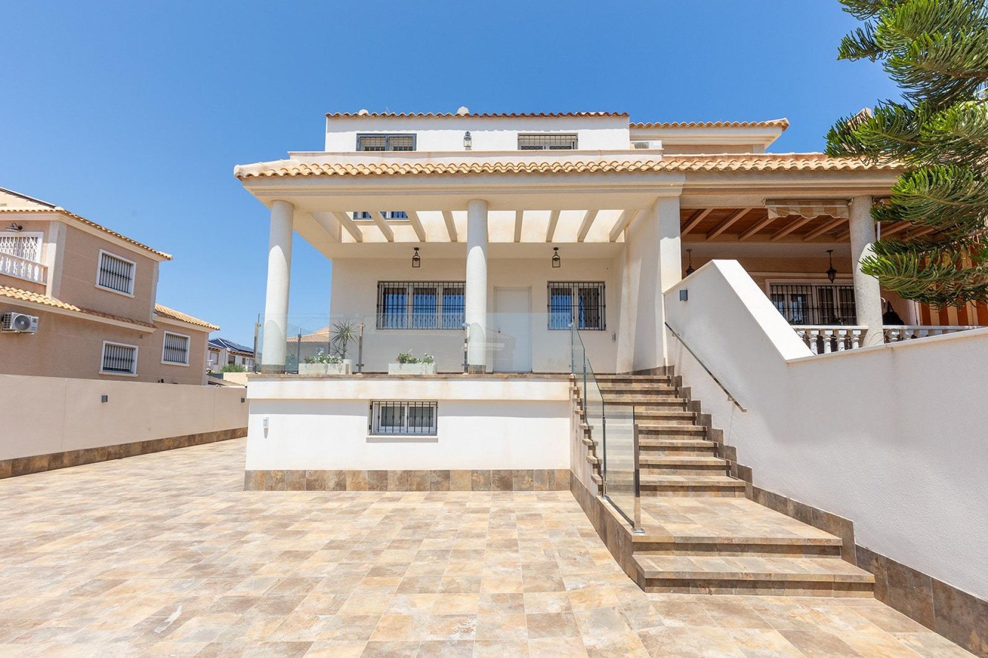 Återförsäljning - Villa -
Torrevieja - Aguas Nuevas