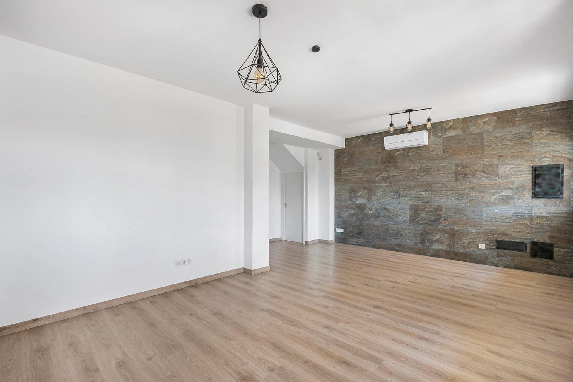 Återförsäljning - Villa -
Torrevieja - Aguas Nuevas