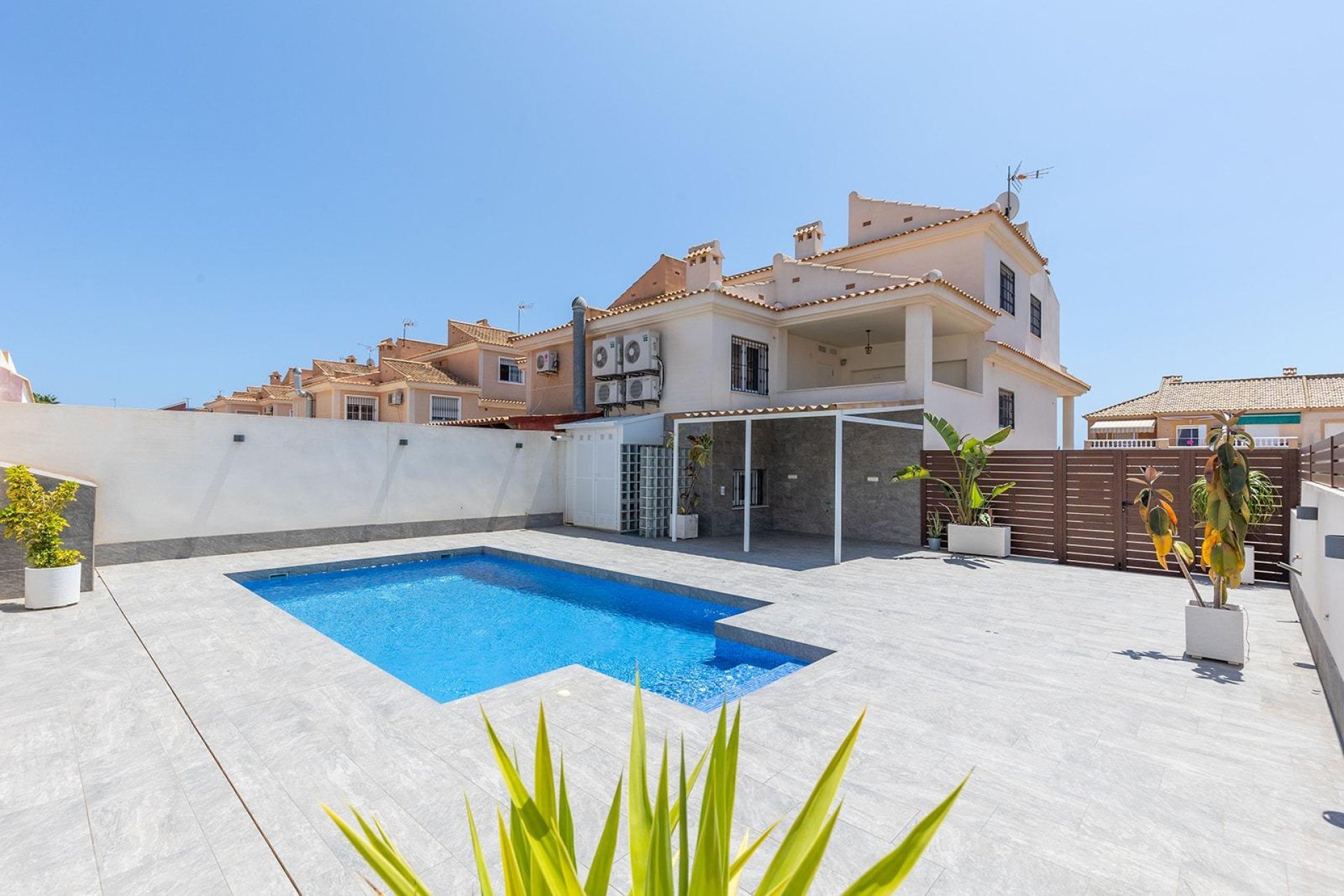 Återförsäljning - Villa -
Torrevieja - Aguas Nuevas