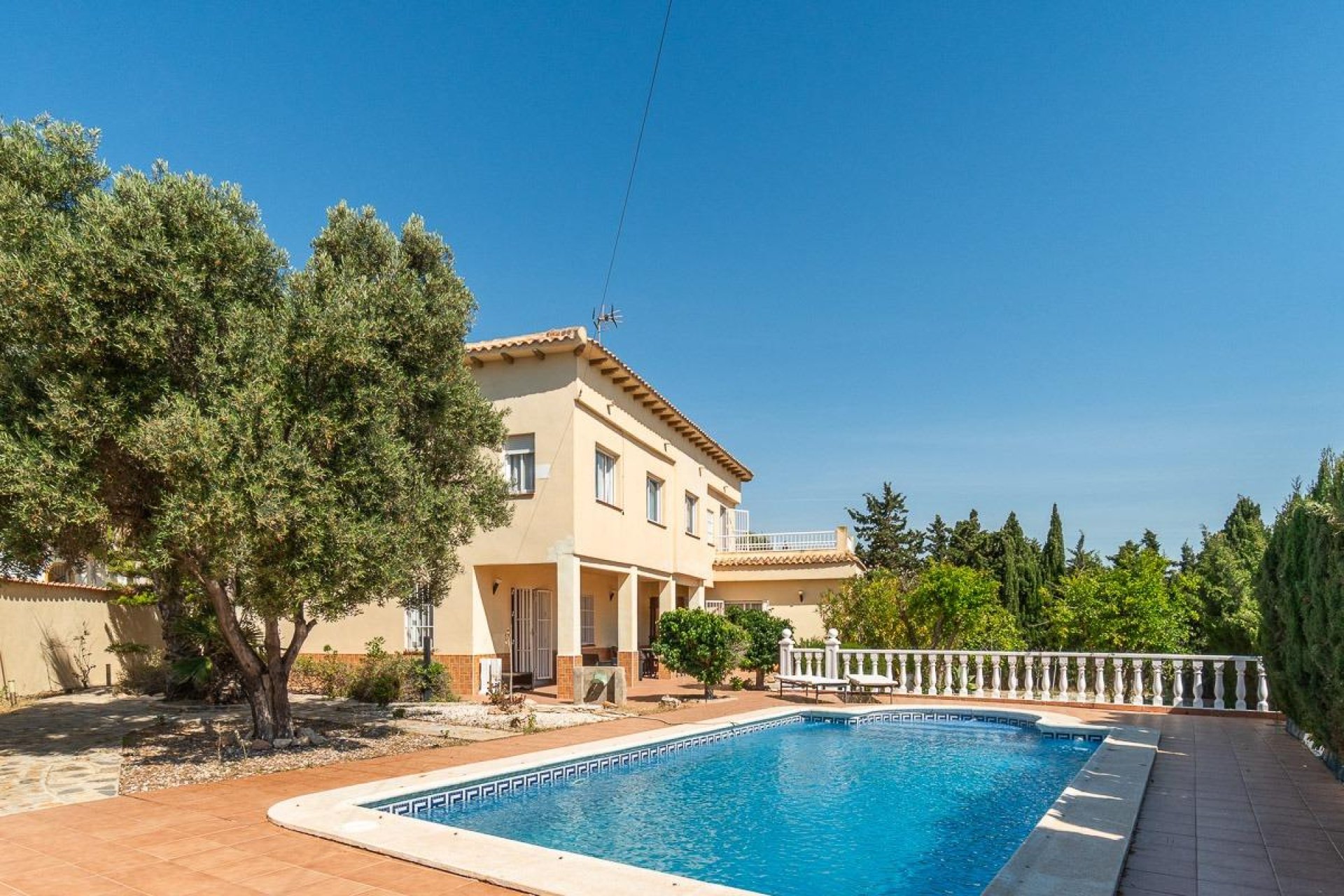 Återförsäljning - Villa -
Torrevieja - Cala de cabo cervera
