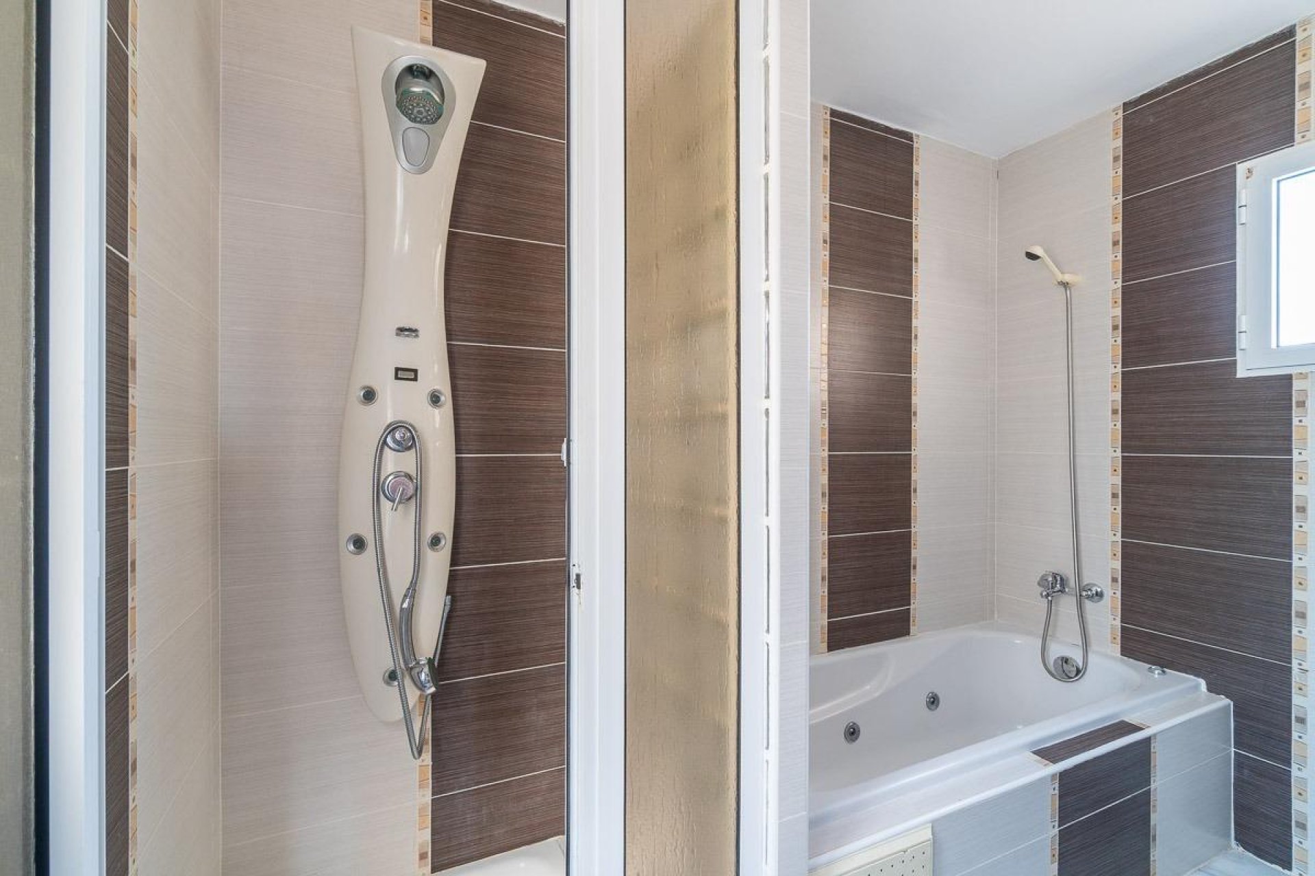 Återförsäljning - Villa -
Torrevieja - Cala de cabo cervera