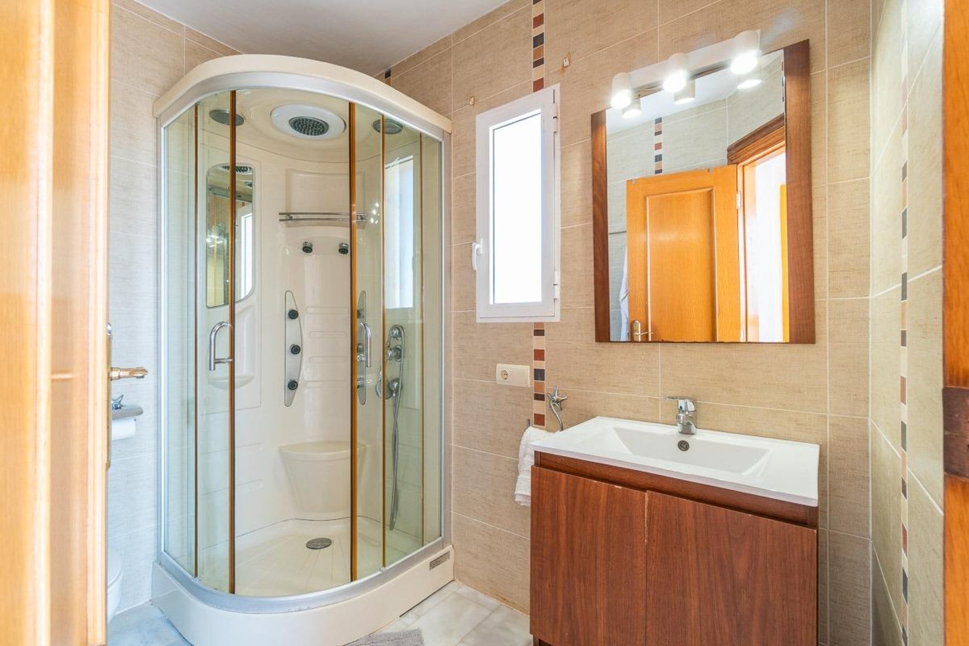 Återförsäljning - Villa -
Torrevieja - Cala de cabo cervera