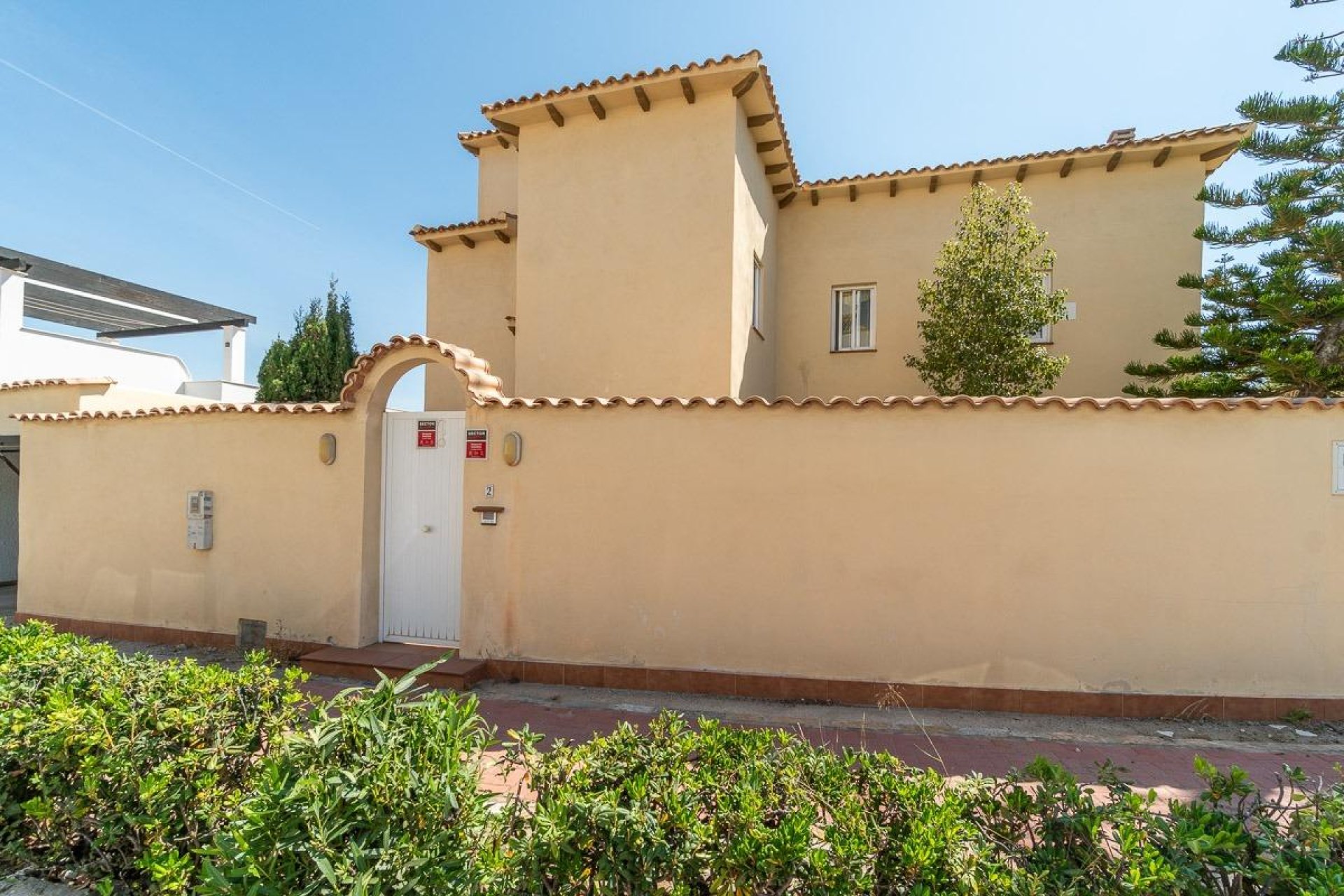 Återförsäljning - Villa -
Torrevieja - Cala de cabo cervera