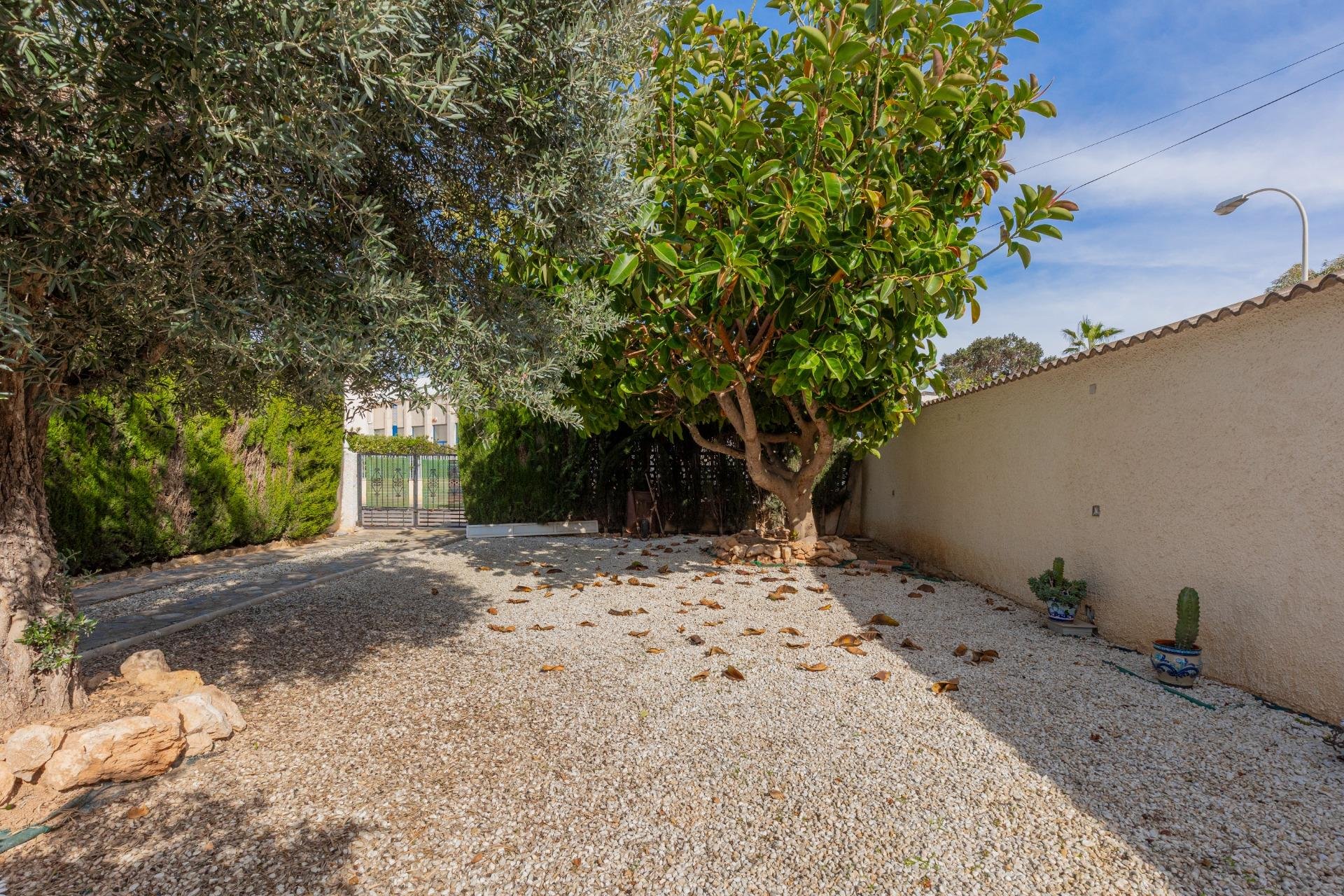 Återförsäljning - Villa -
Torrevieja - El Chaparral