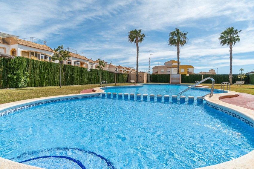 Återförsäljning - Villa -
Torrevieja - El limonar