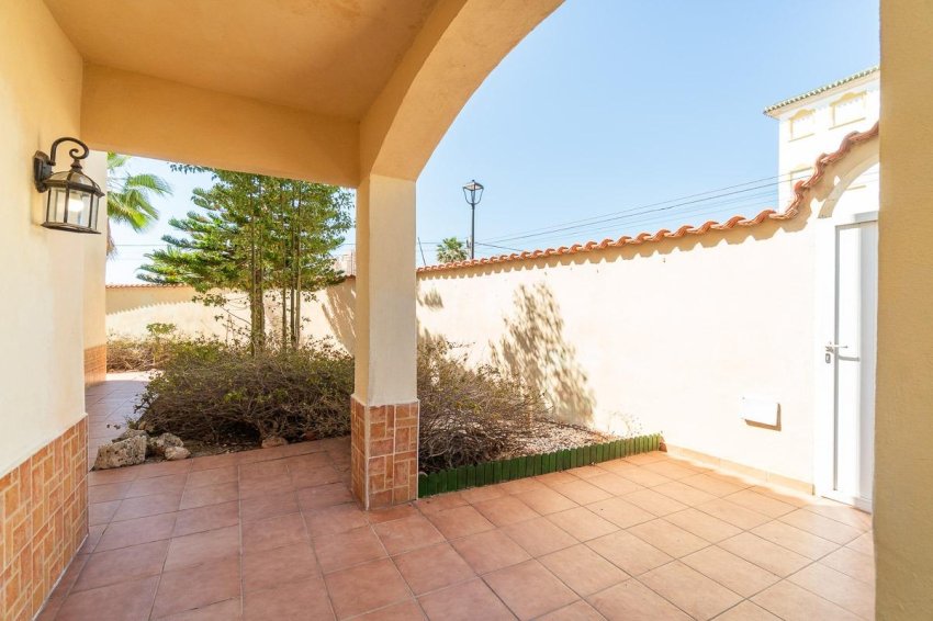 Återförsäljning - Villa -
Torrevieja - La Mata