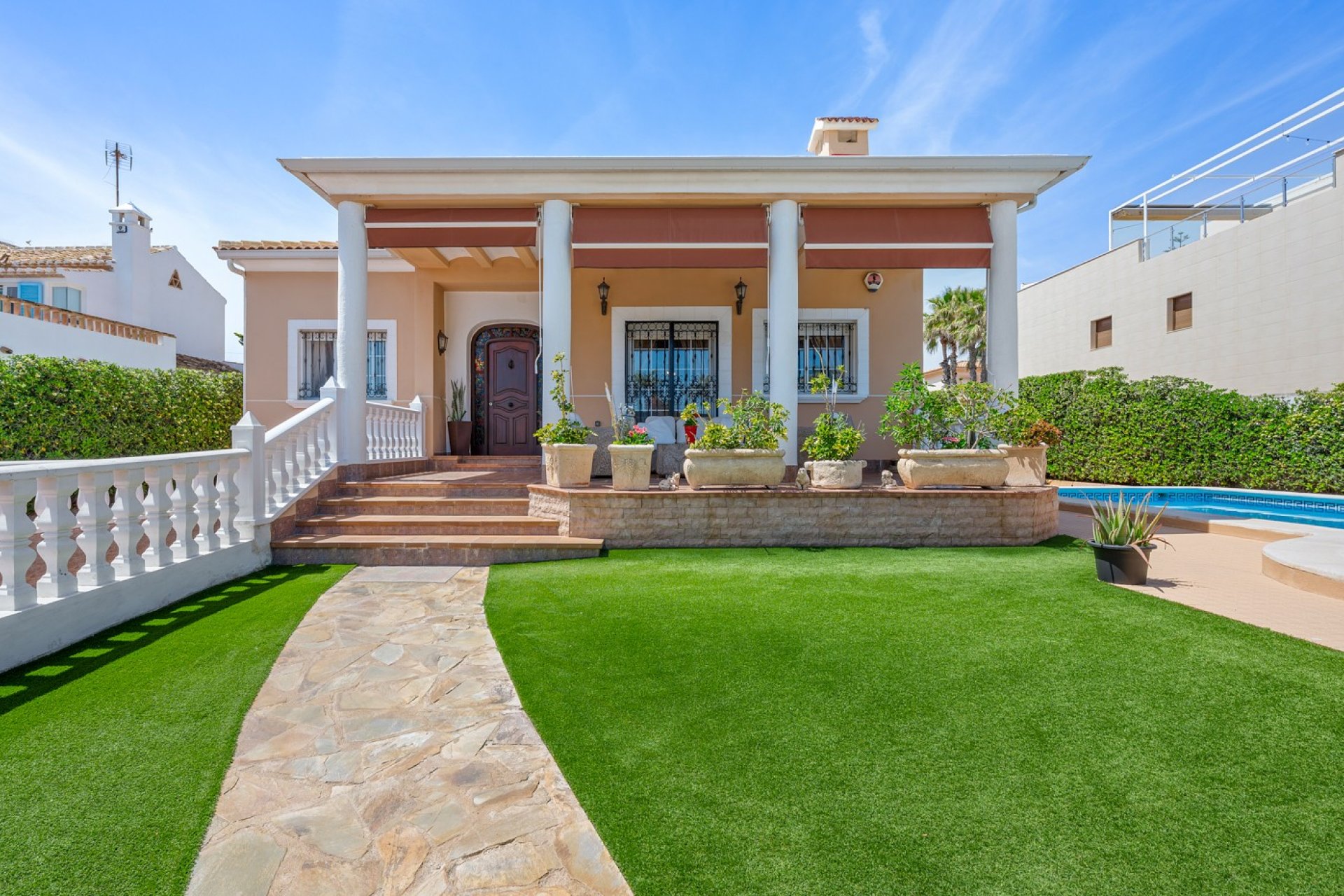 Återförsäljning - Villa -
Torrevieja - La Mata