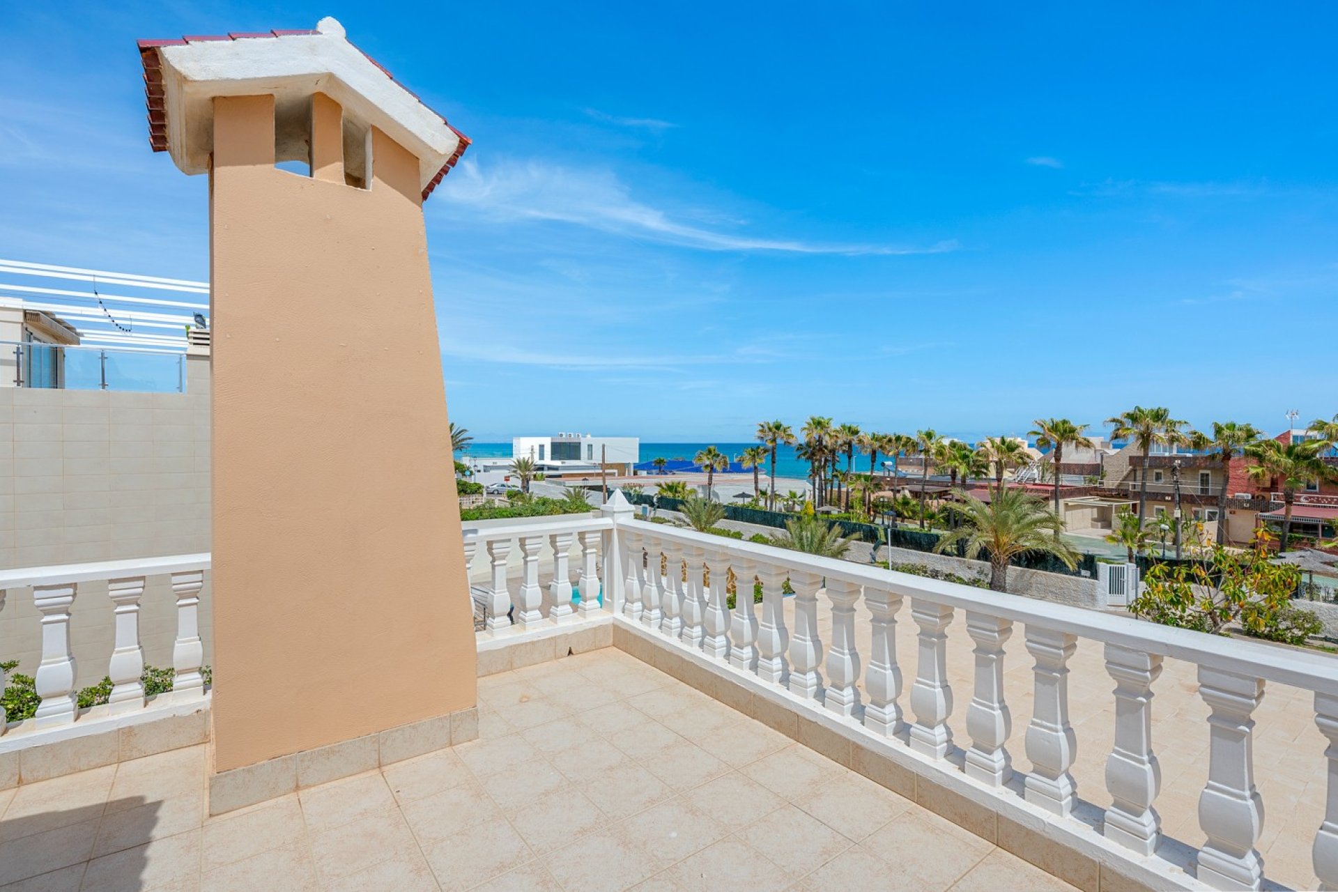 Återförsäljning - Villa -
Torrevieja - La Mata