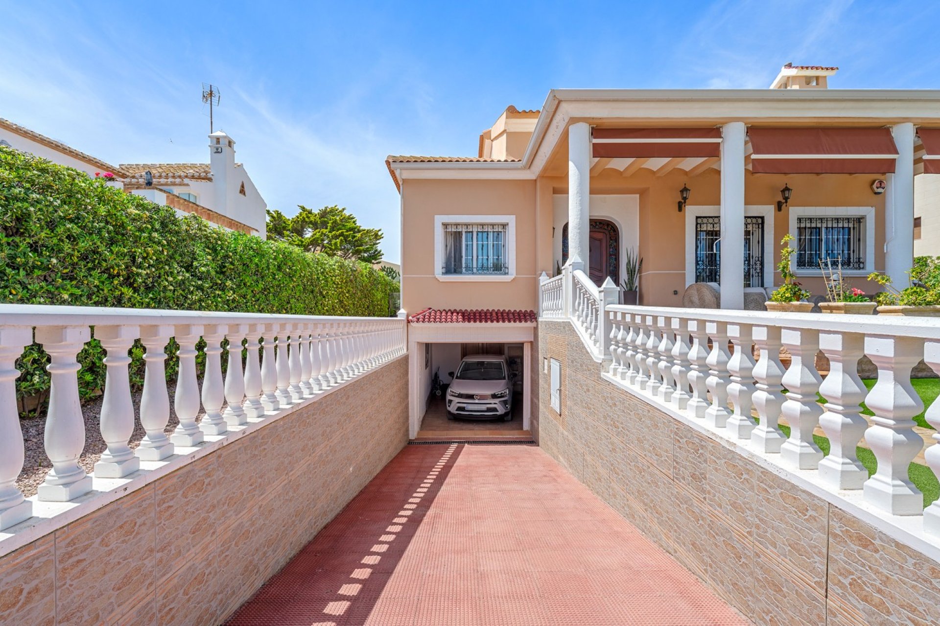 Återförsäljning - Villa -
Torrevieja - La Mata