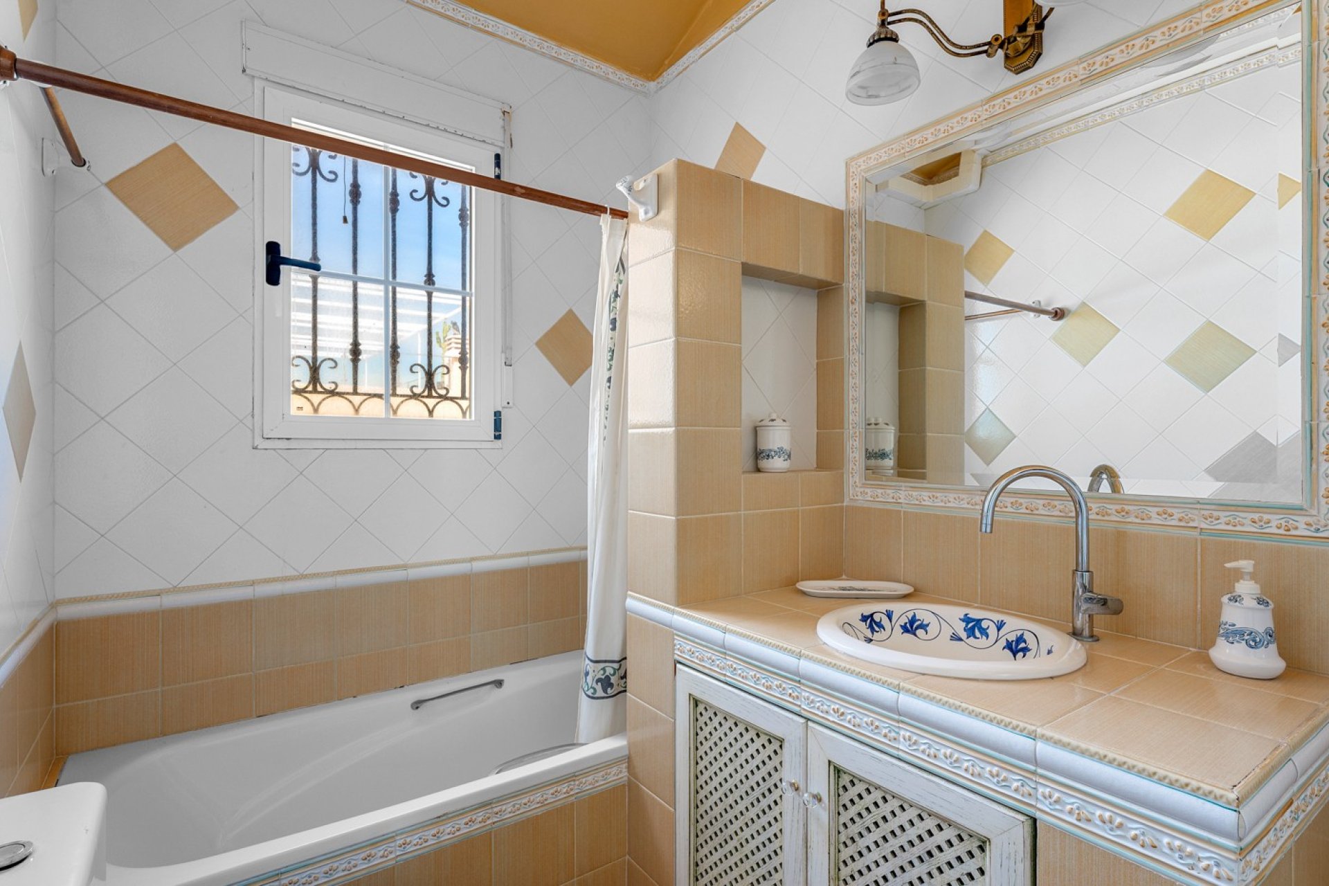 Återförsäljning - Villa -
Torrevieja - La Mata