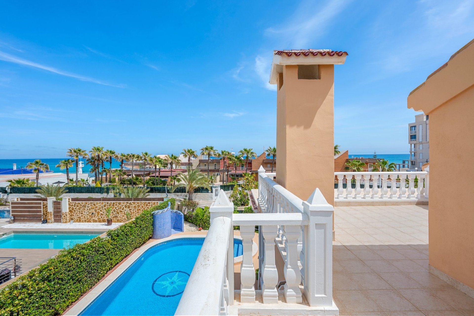Återförsäljning - Villa -
Torrevieja - La Mata