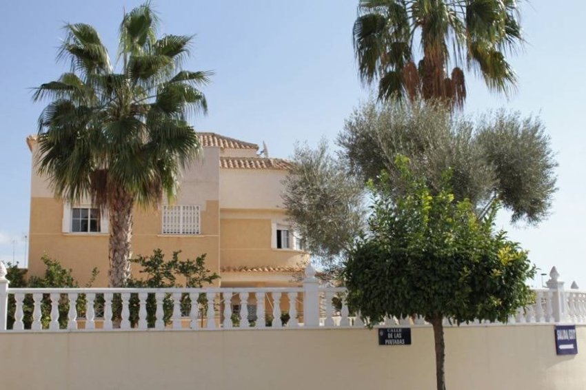 Återförsäljning - Villa -
Torrevieja - La Siesta - El Salado - Torreta
