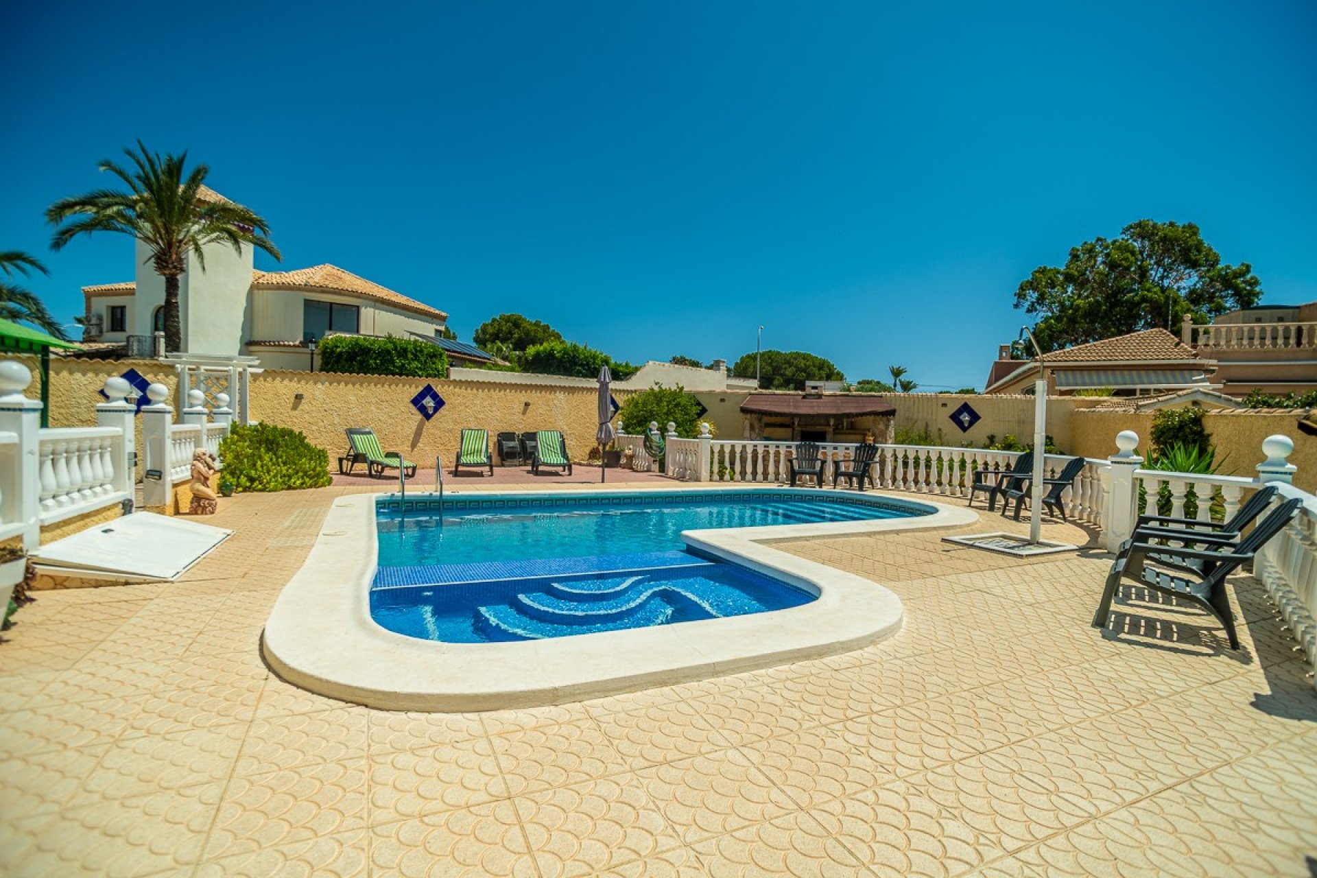 Återförsäljning - Villa -
Torrevieja - La Siesta