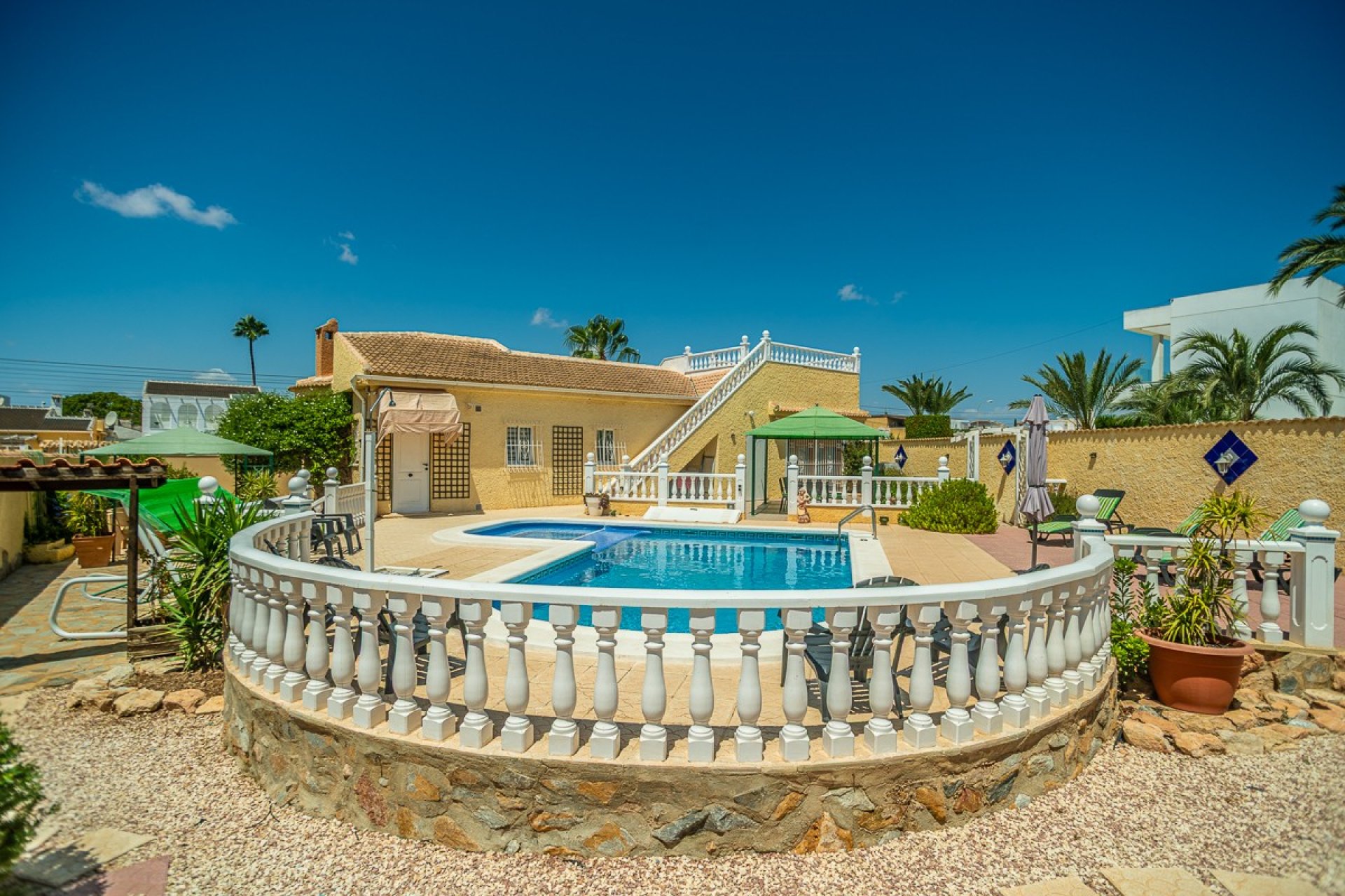 Återförsäljning - Villa -
Torrevieja - La Siesta