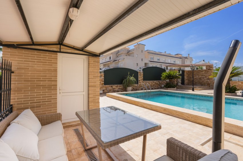 Återförsäljning - Villa -
Torrevieja - La Veleta