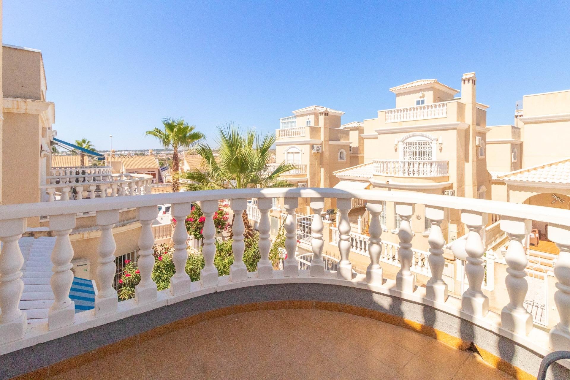 Återförsäljning - Villa -
Torrevieja - Los altos