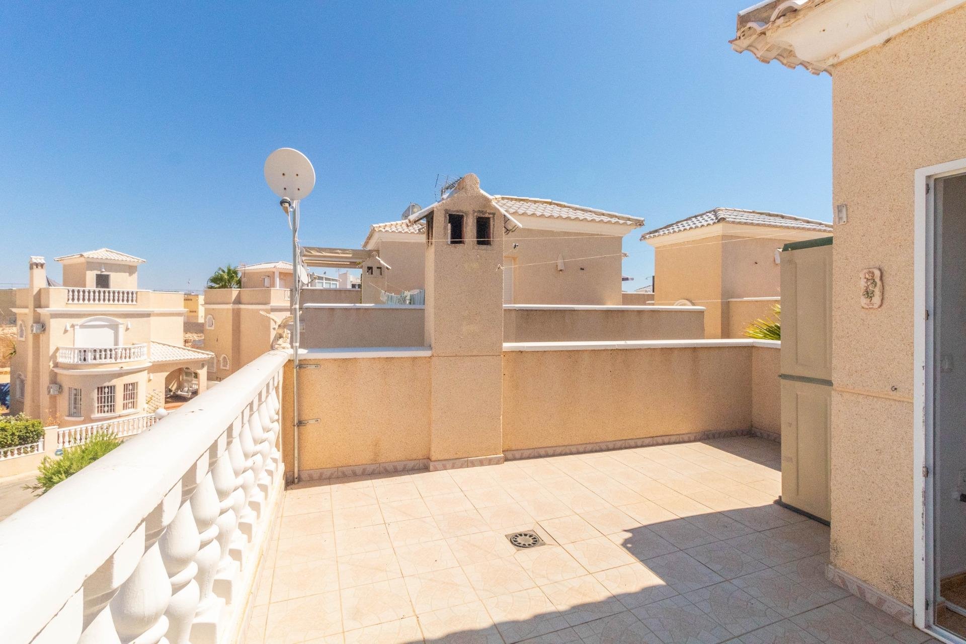 Återförsäljning - Villa -
Torrevieja - Los altos