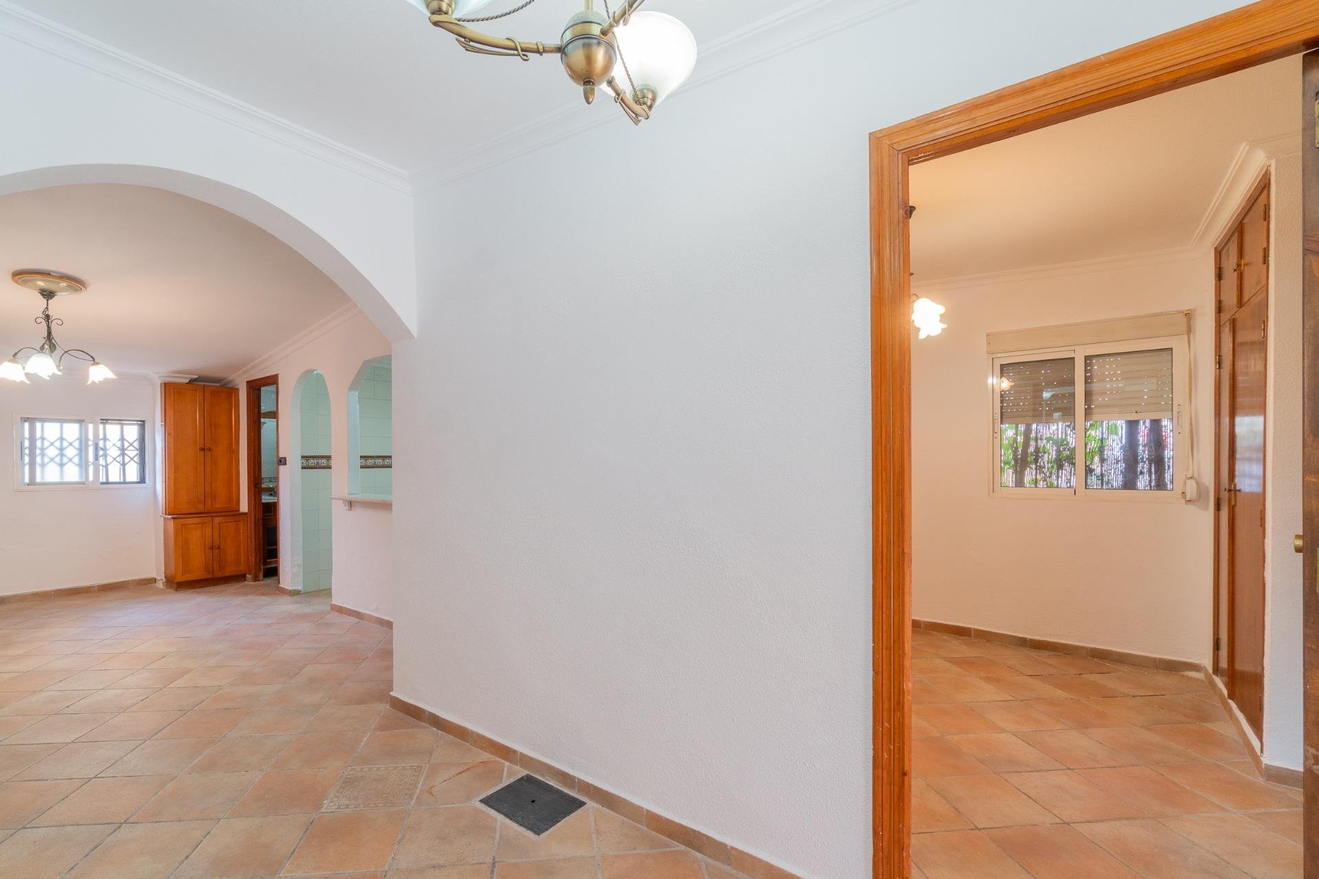 Återförsäljning - Villa -
Torrevieja - Los Altos