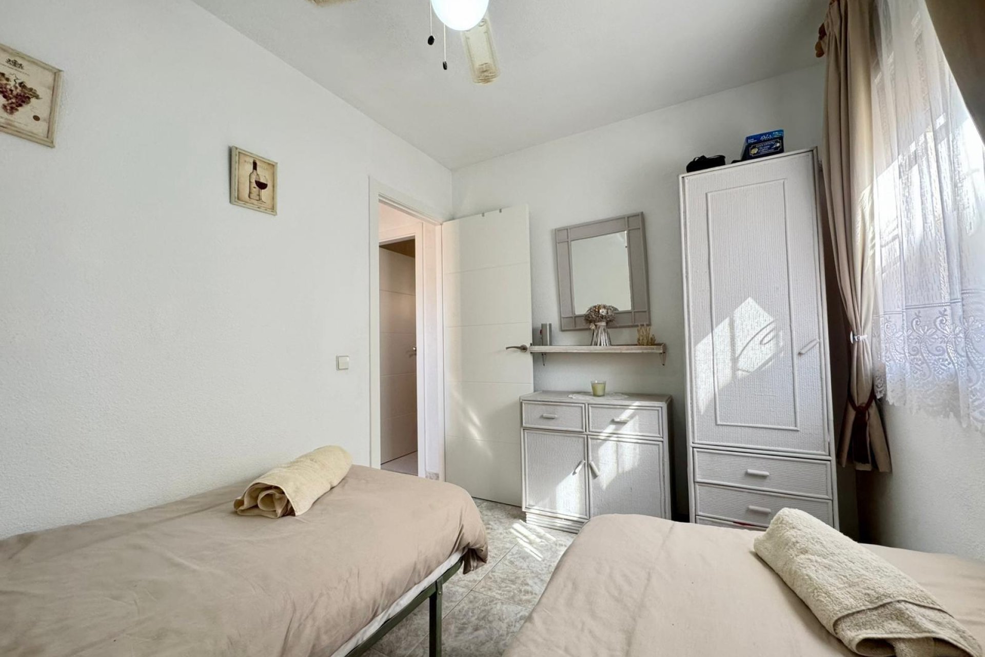 Återförsäljning - Villa -
Torrevieja - Los Altos