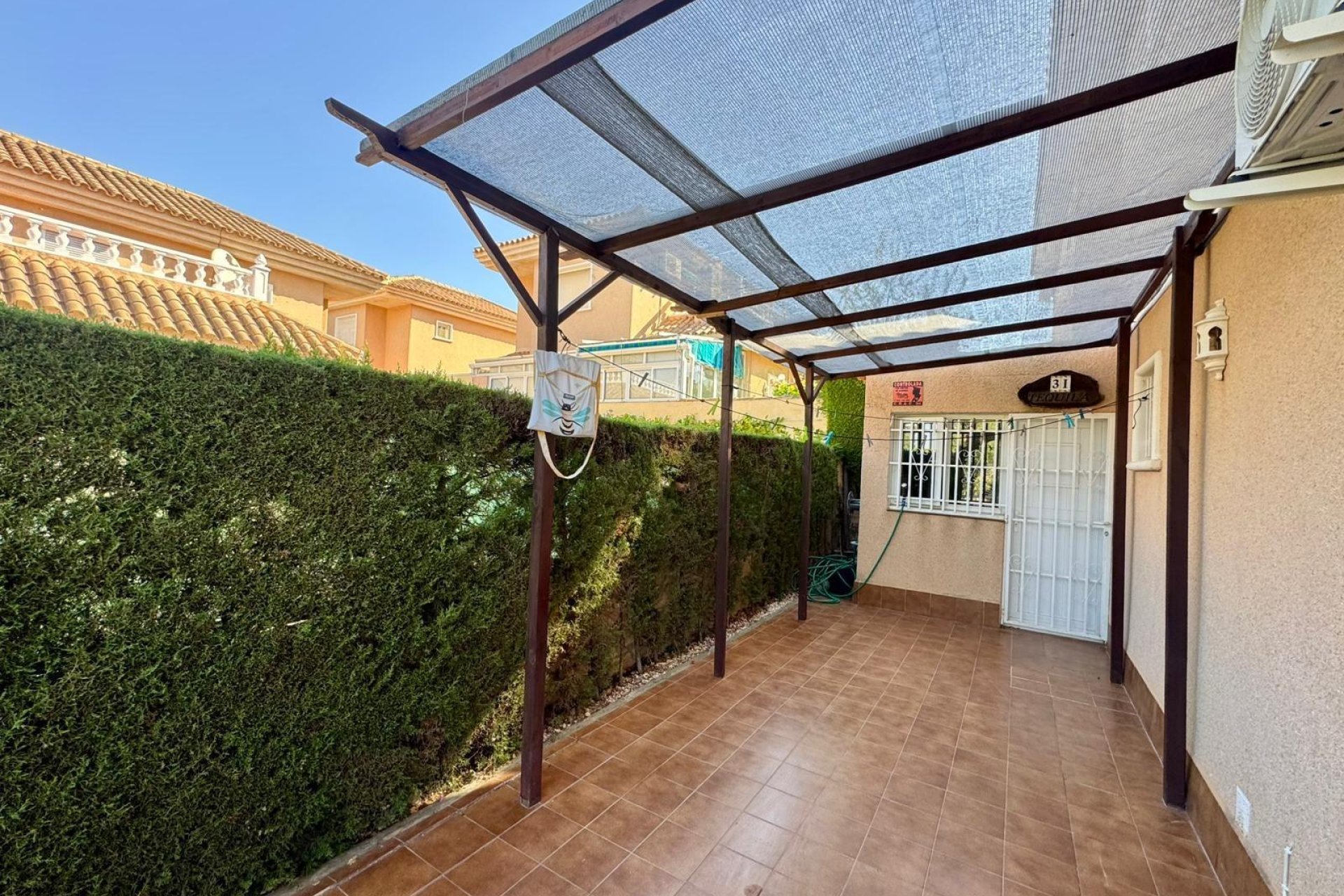 Återförsäljning - Villa -
Torrevieja - Los Altos
