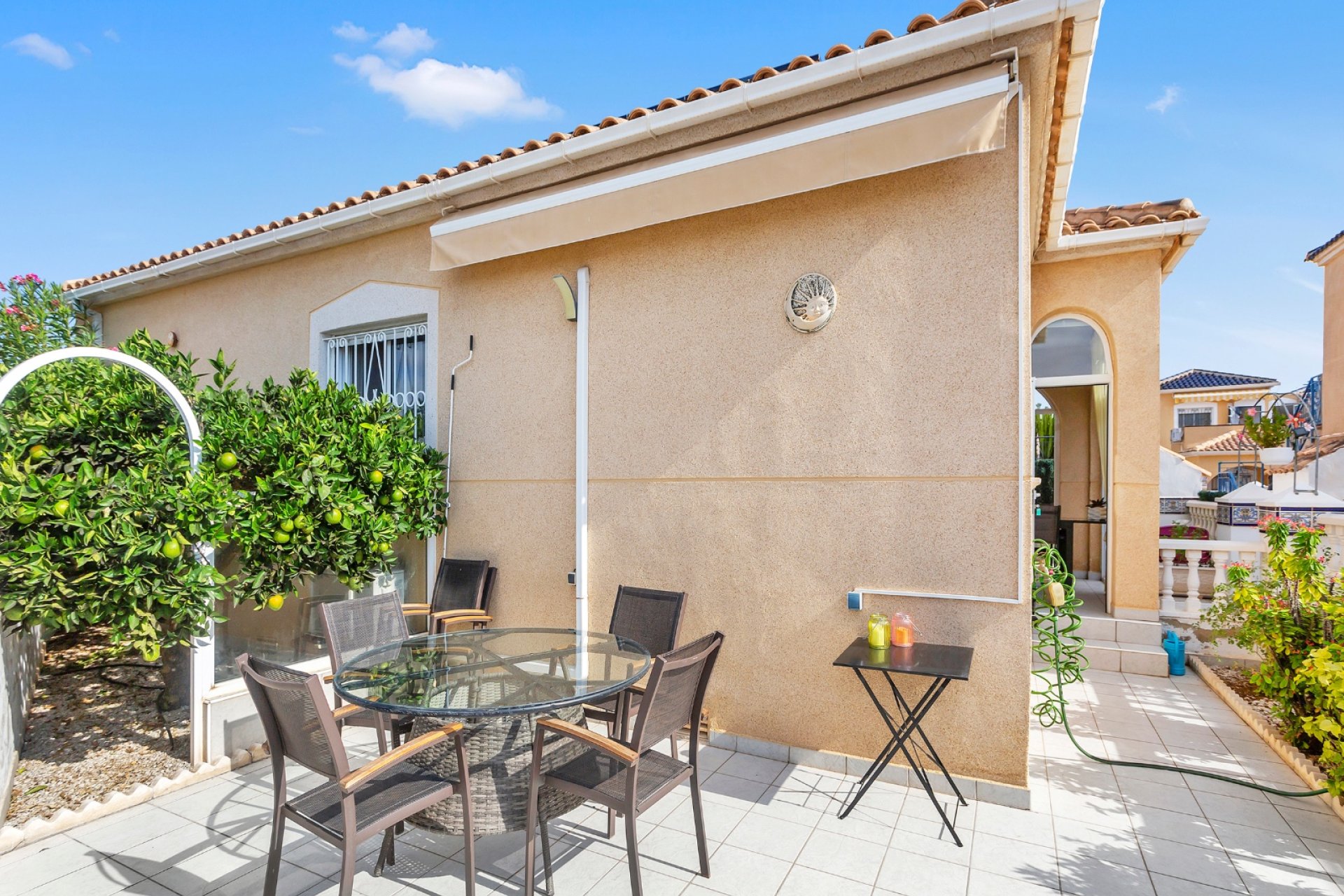 Återförsäljning - Villa -
Torrevieja - Los Altos